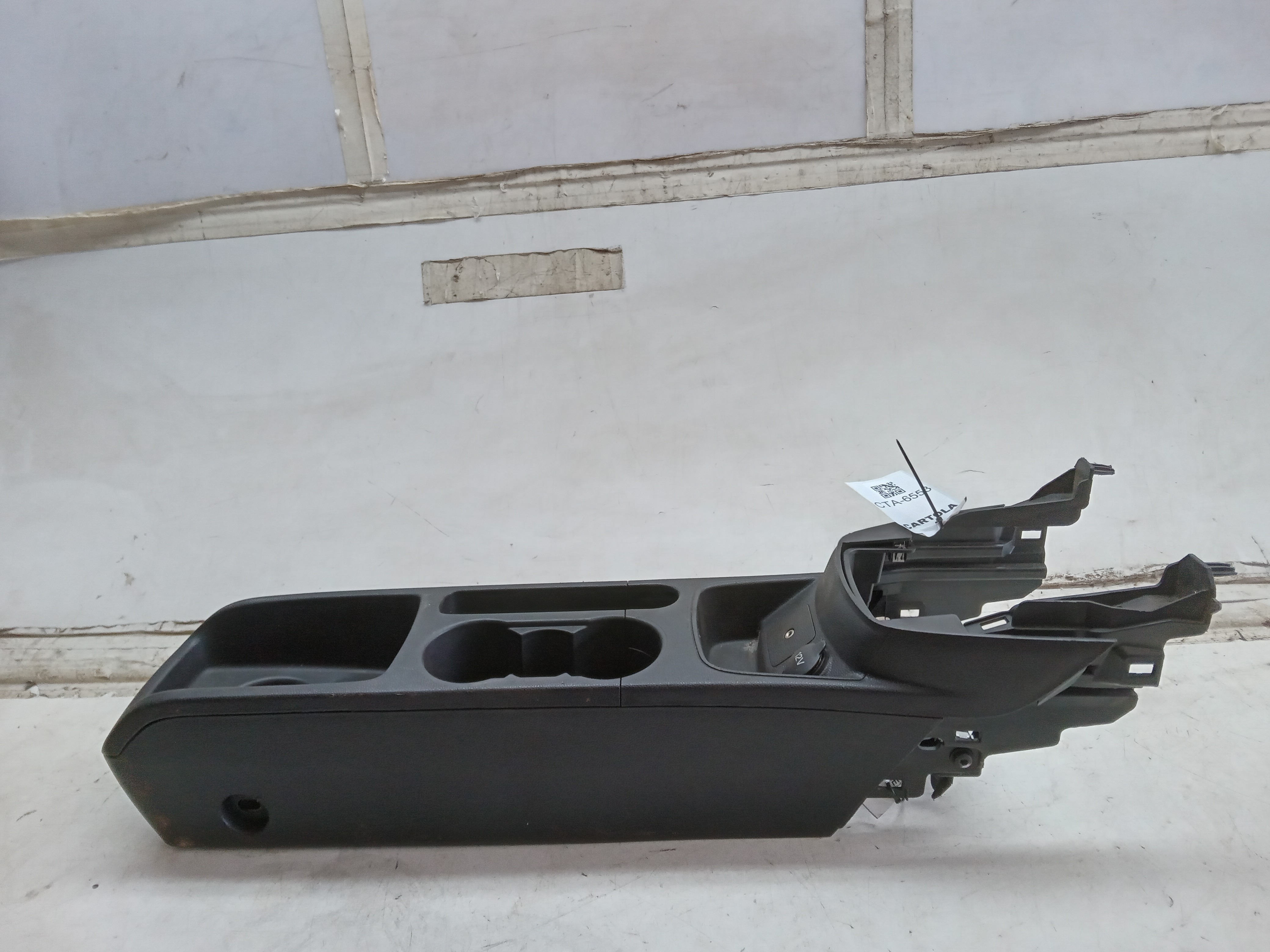 CONSOLE CENTRAL FORD FIESTA 2014 1