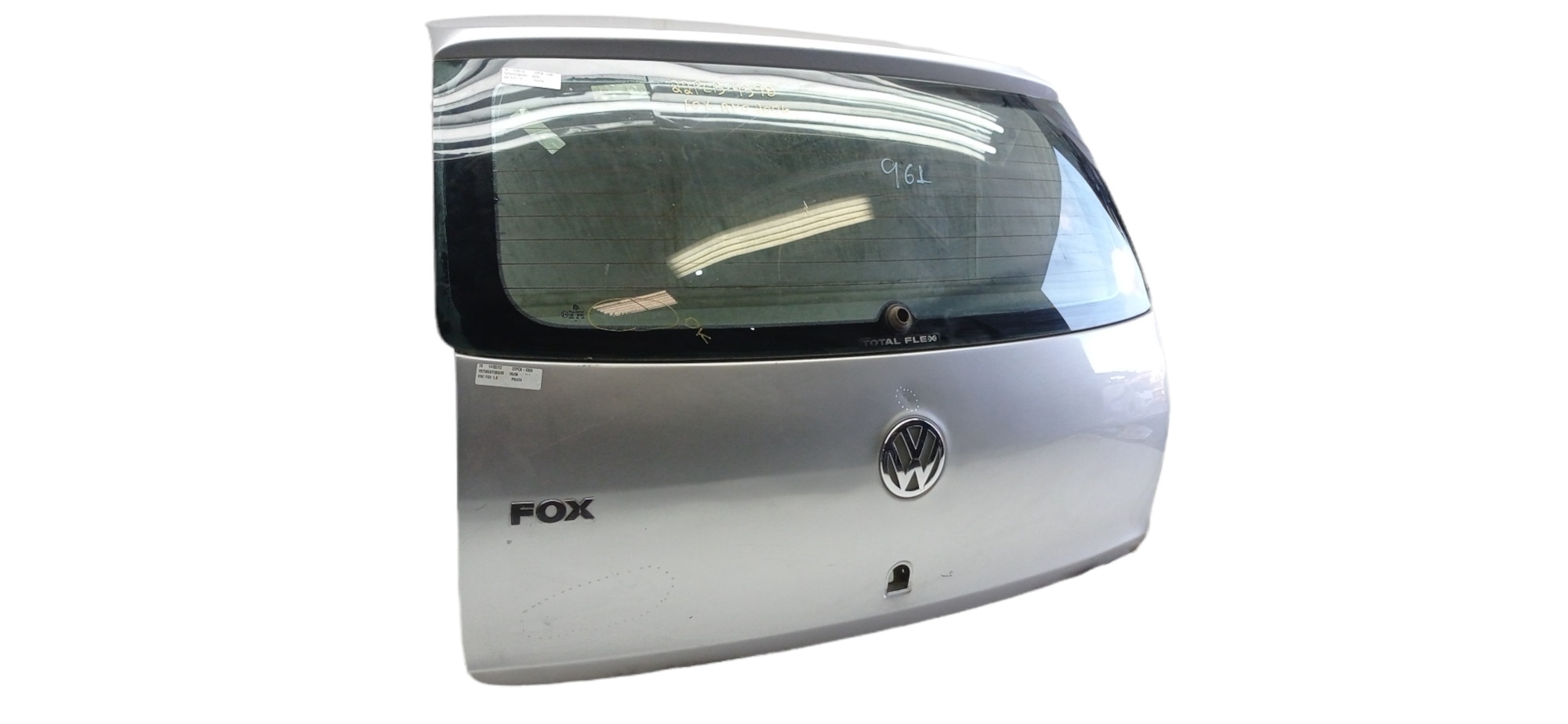 TAMPA PORTA MALAS VOLKSWAGEN FOX 2006  PARA RECUPERAR 2