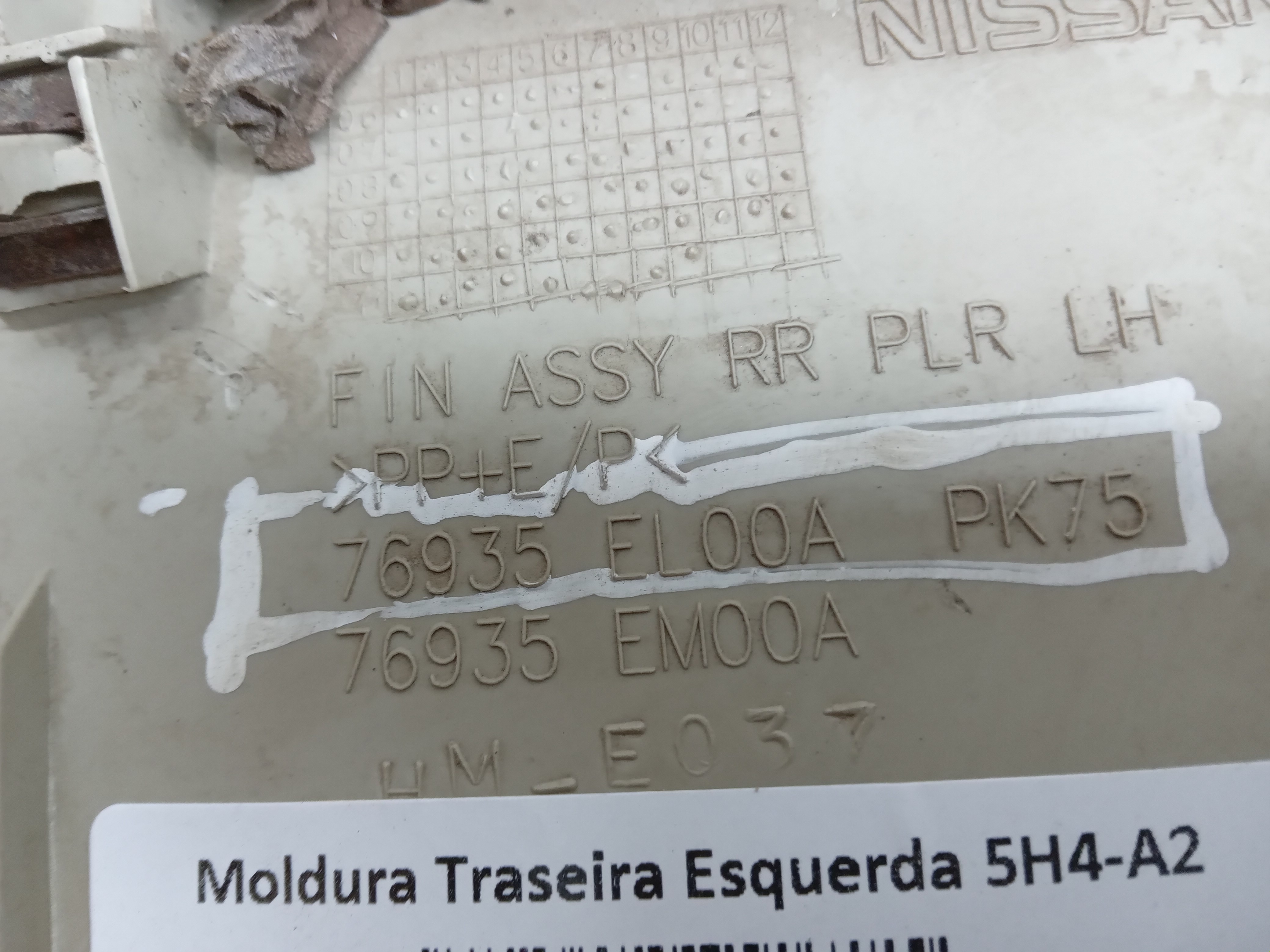 Moldura Traseira Le Nissan Tiida 2012 5