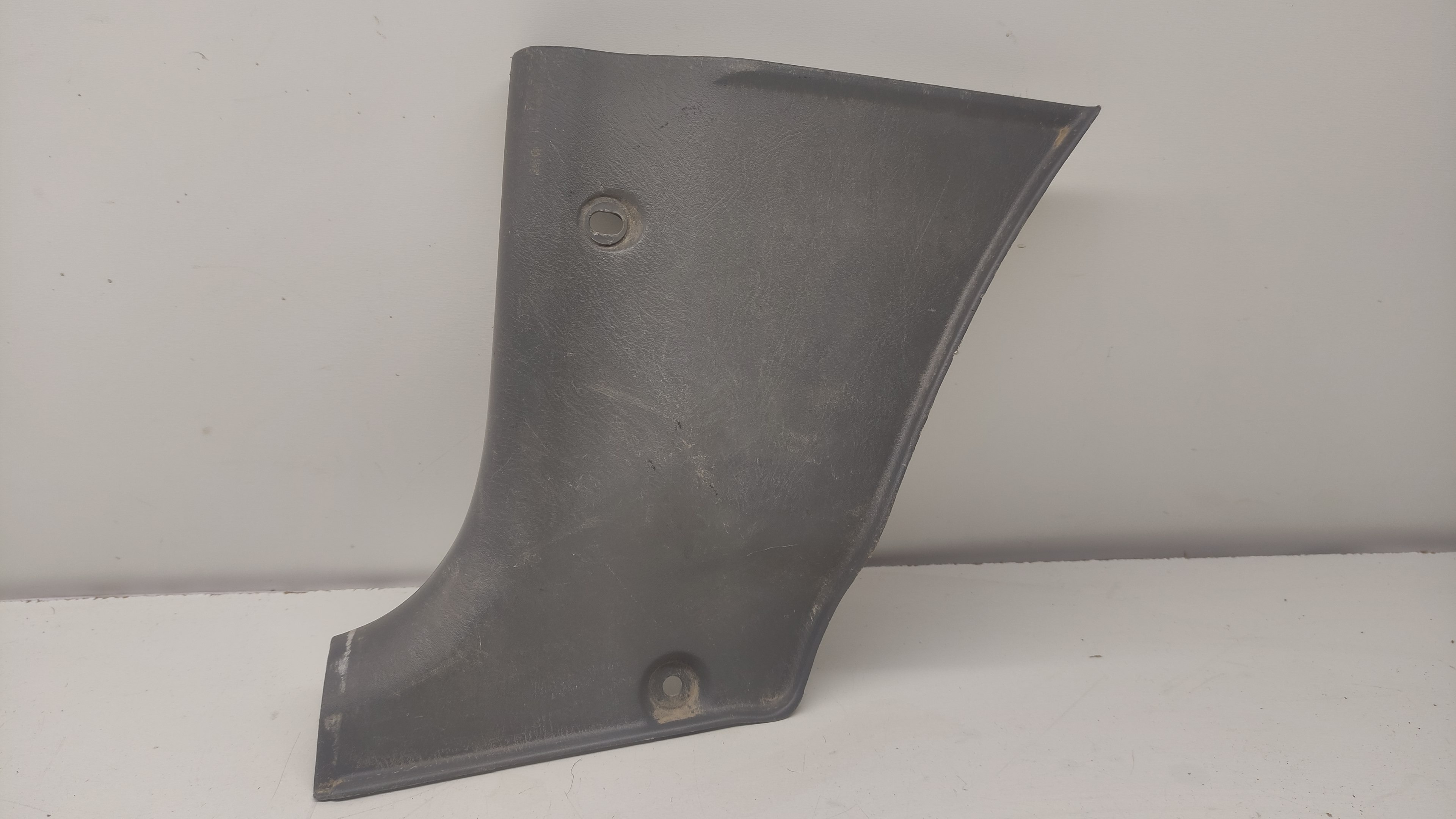 Acabamento Interno Pé Da Coluna Tracker Grand Vitara L/e