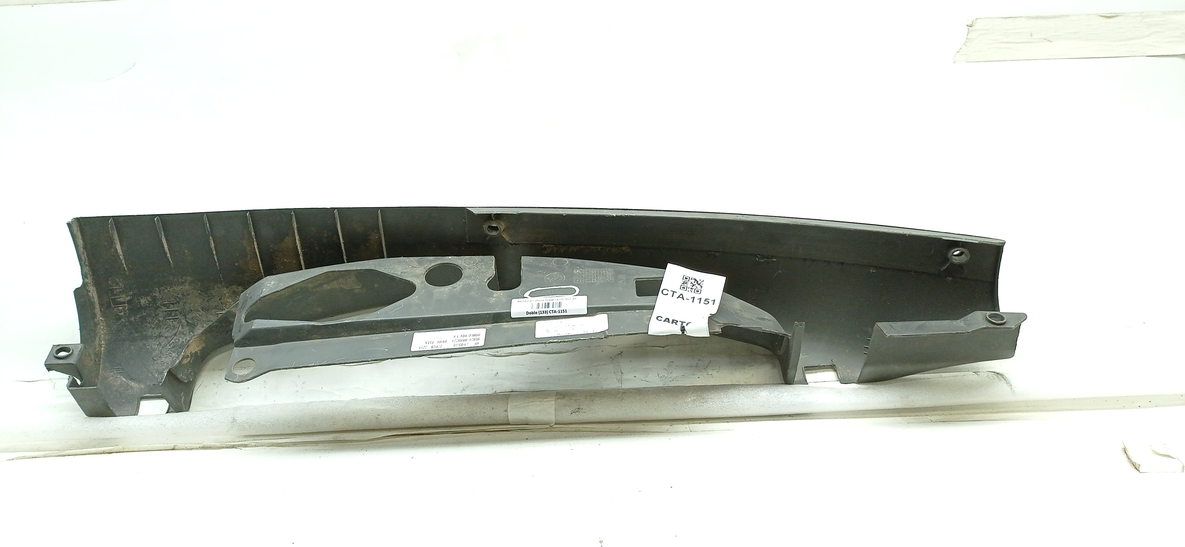 Moldura Lanterna Traseira LD Fiat Doblo 2009 4