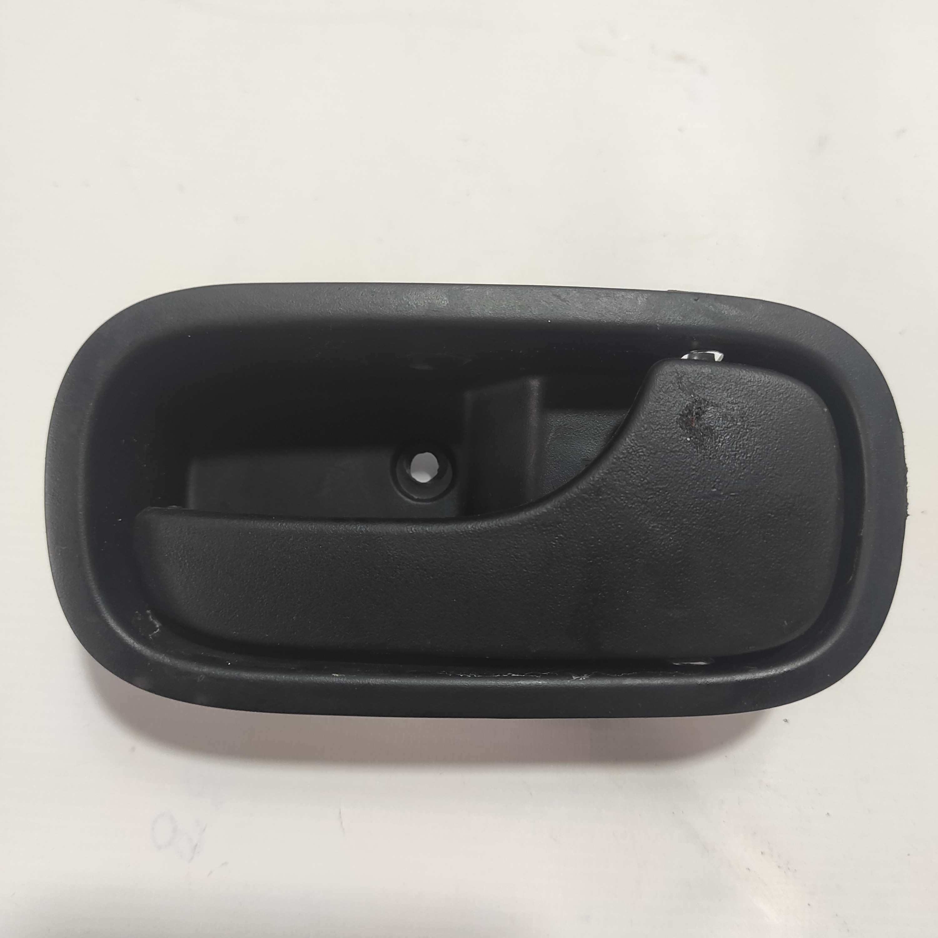 Maçaneta interna lado direito Fiat Mobi like 100180497