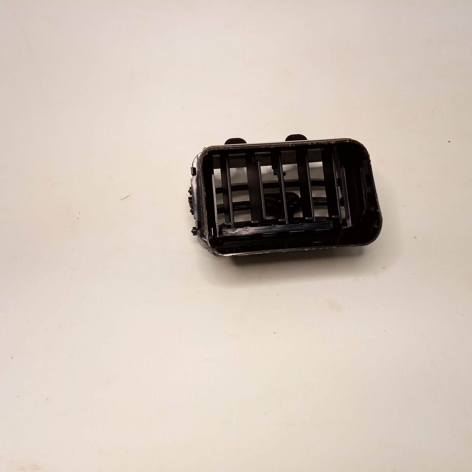 Difusor Saida Ar Lateral Esquerdo Chevrolet Onix 2018 4