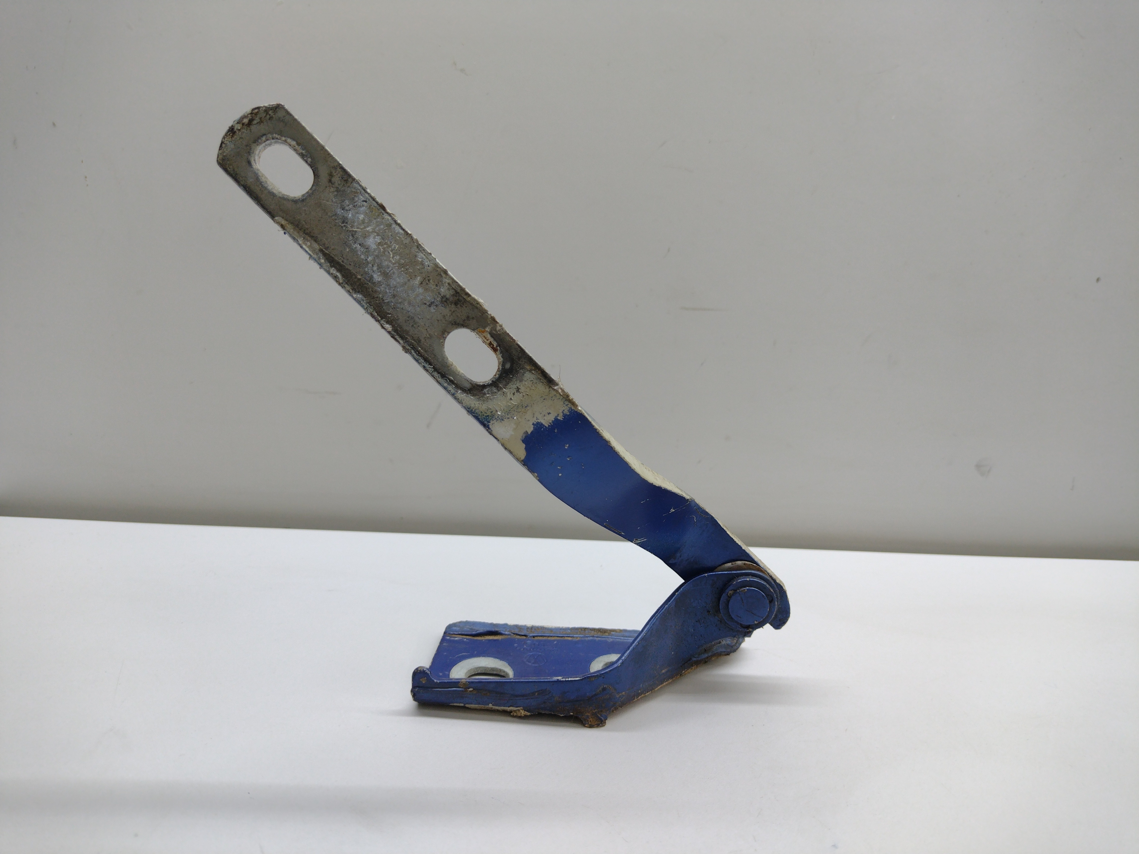 Dobradiça Capô Lado Direito Vw Golf 95 8