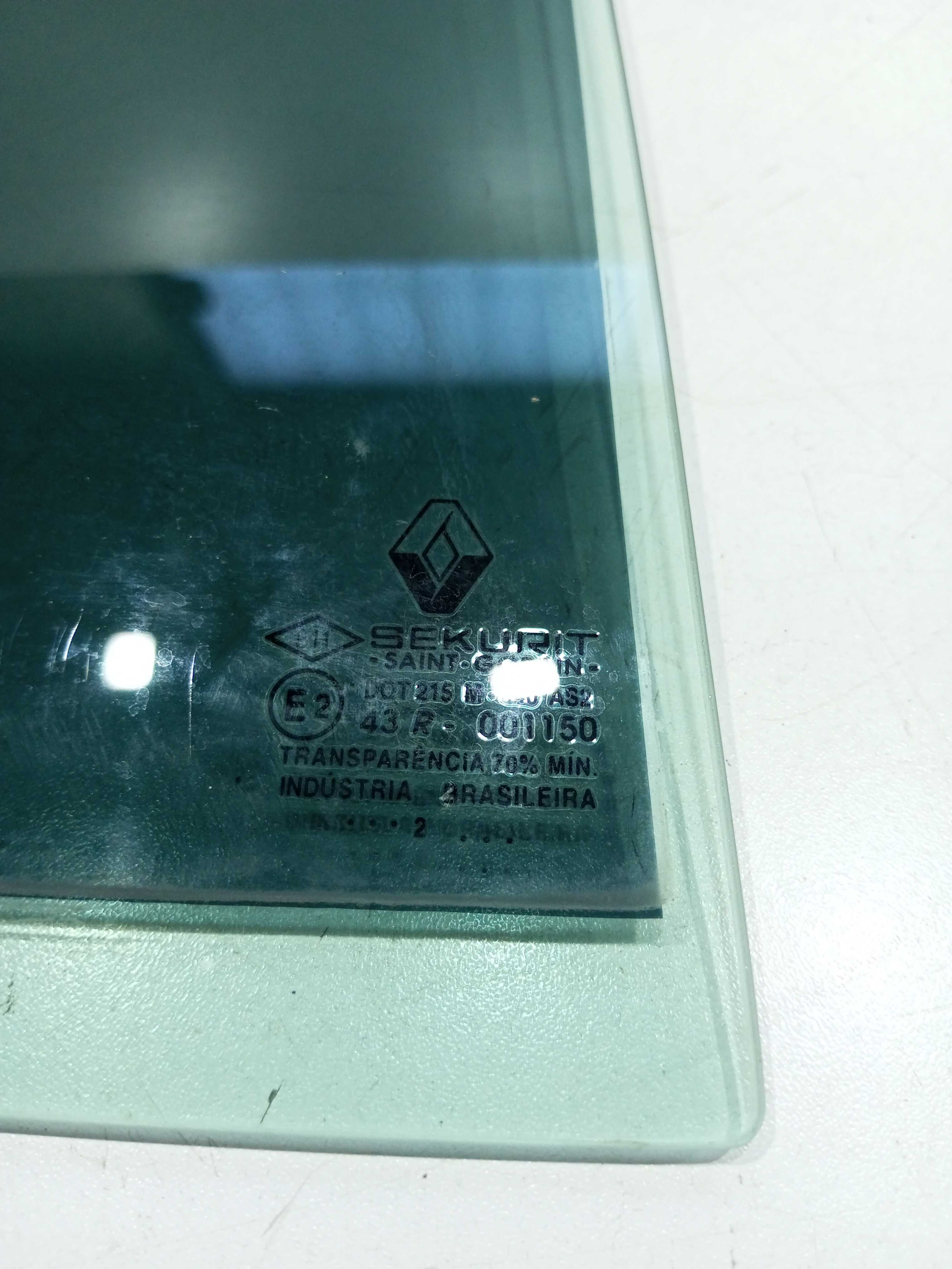 Vidro Fixo Porta Traseira Direita Clio 2001 2