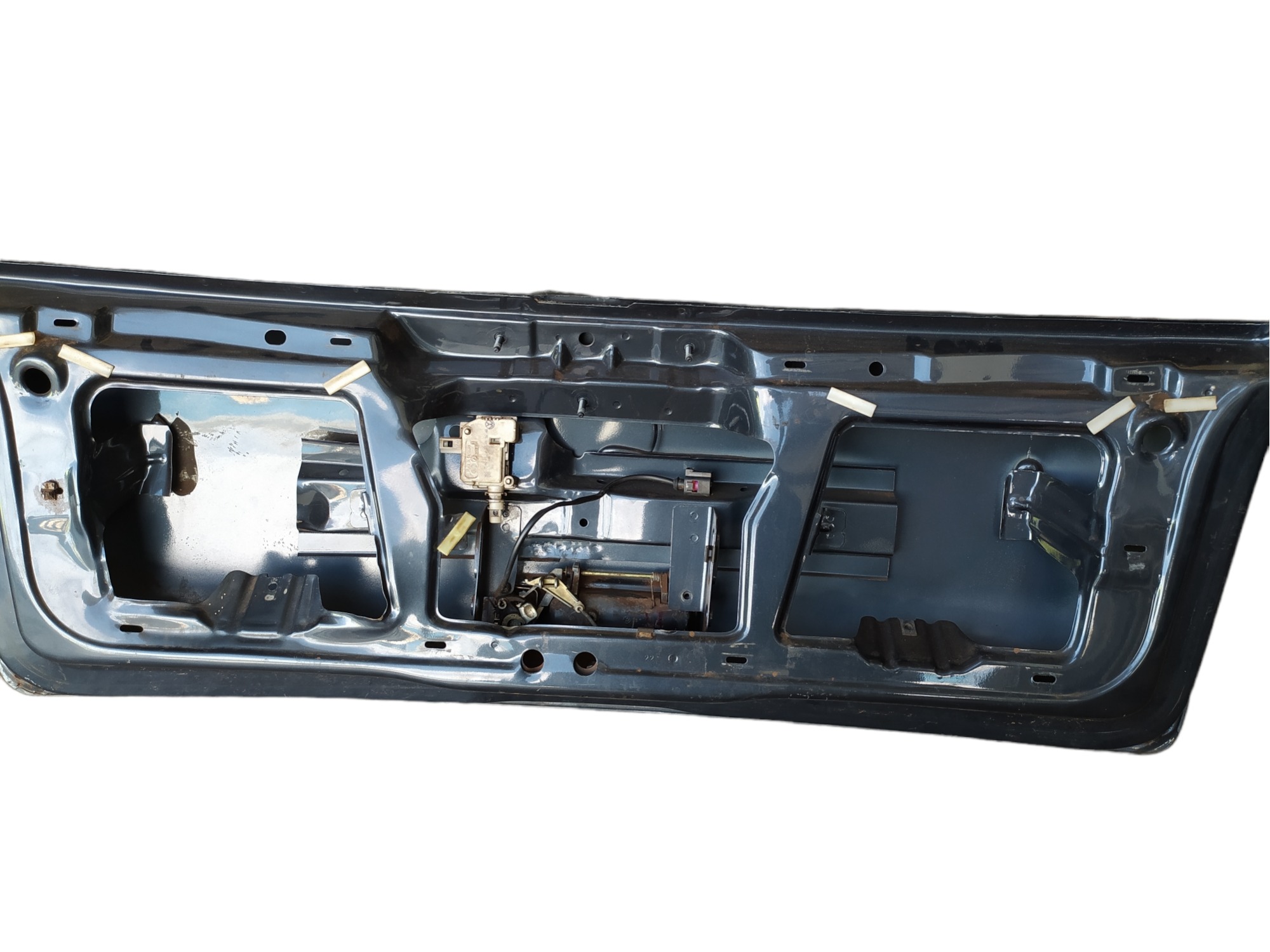 Tampa Traseira Porta Malas Vw Golf Sapão 99 A 06 6651 5