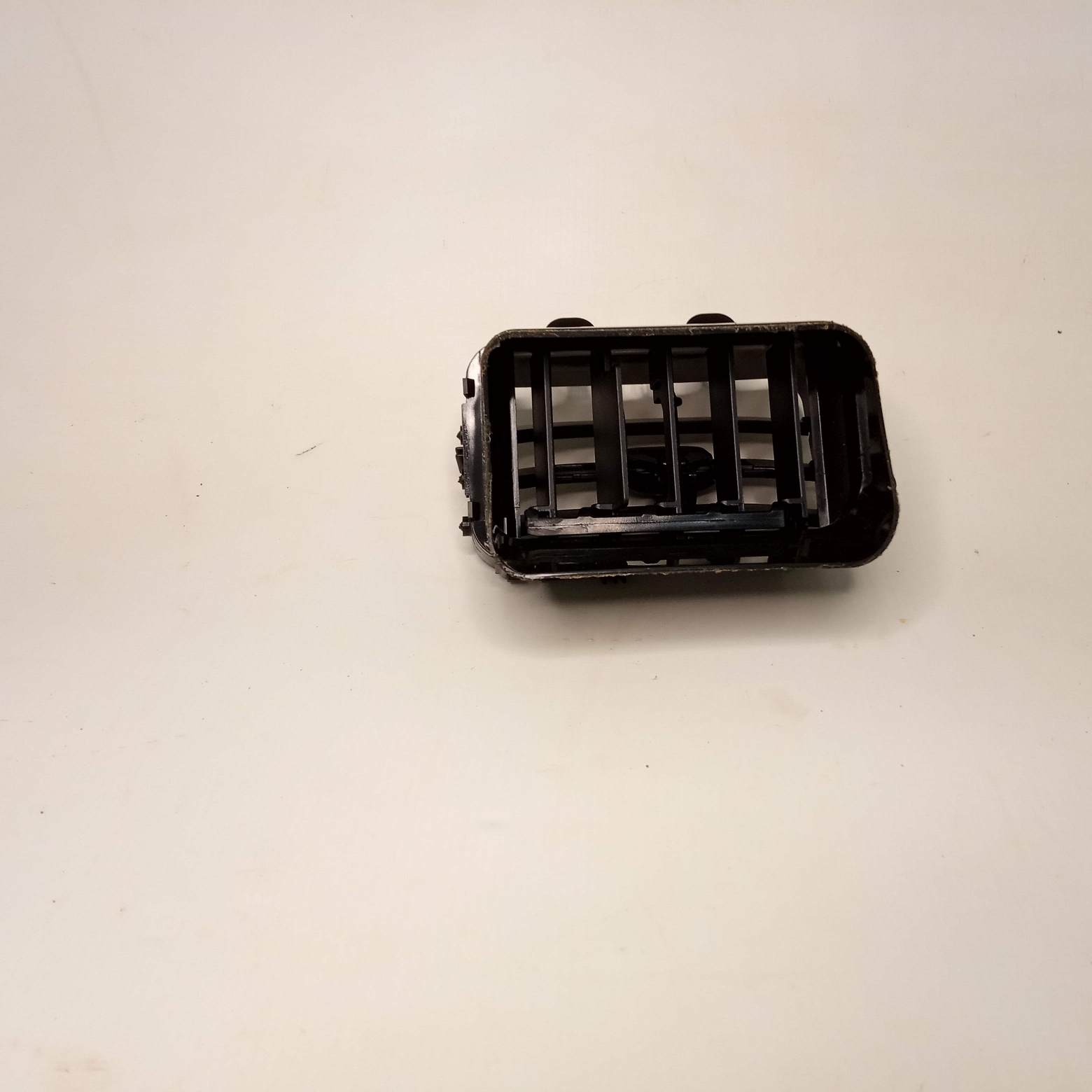 Difusor Saida Ar Lateral Esquerdo Chevrolet Onix 2018 3