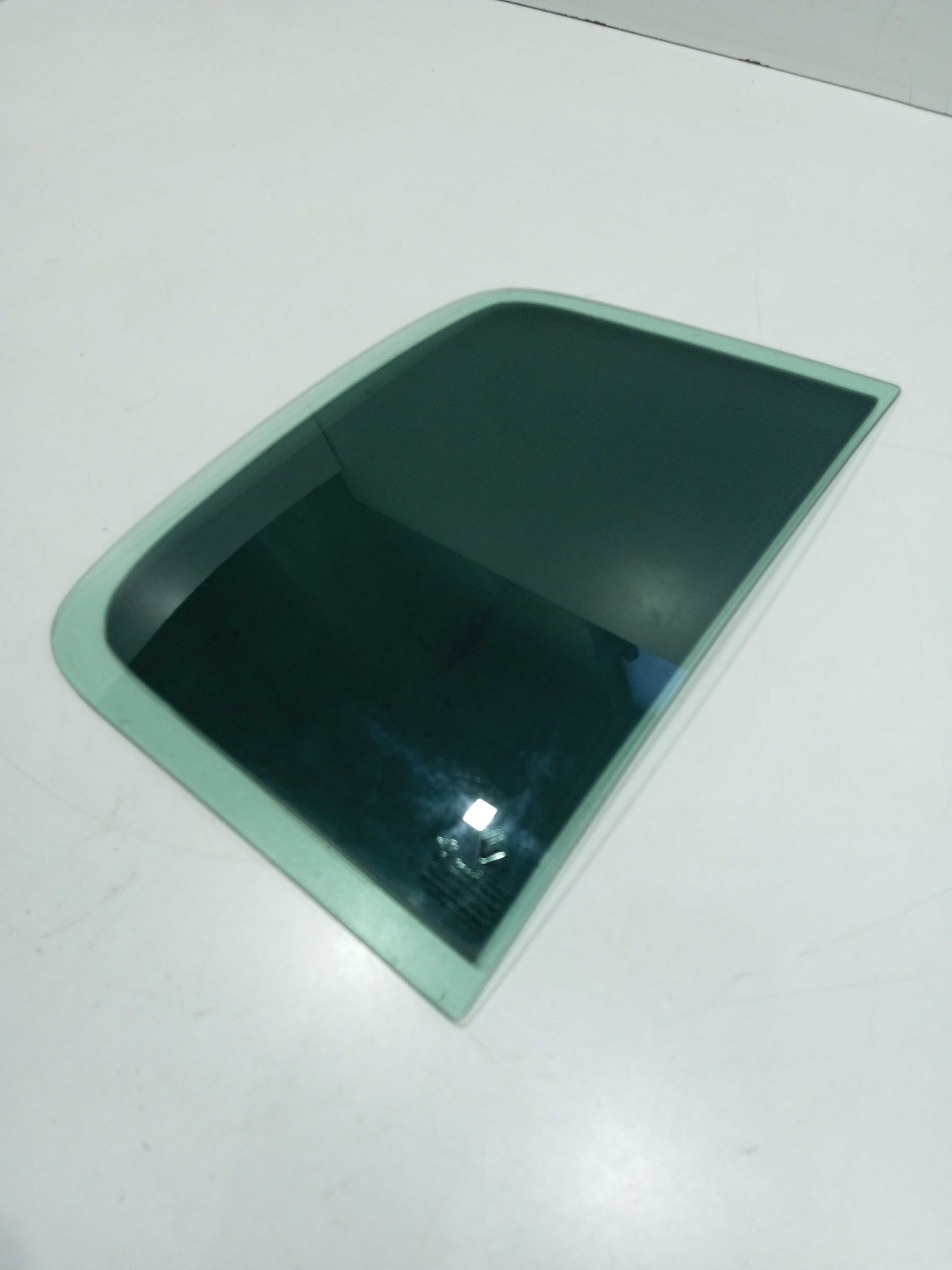 Vidro Fixo Porta Traseira Direita Clio 2001 3