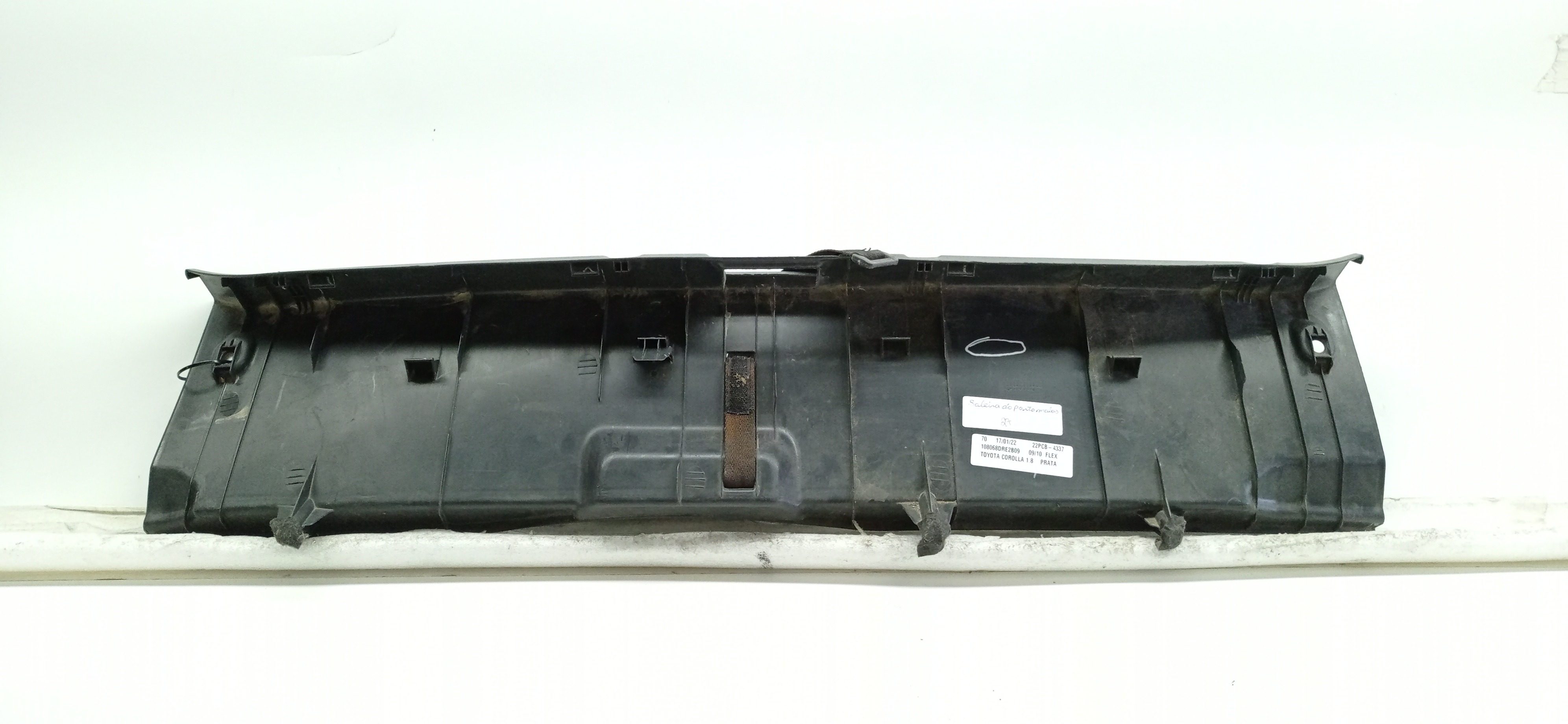 ACABAMENTO SOLEIRA PORTA MALAS TOYOTA COROLLA 2010 4