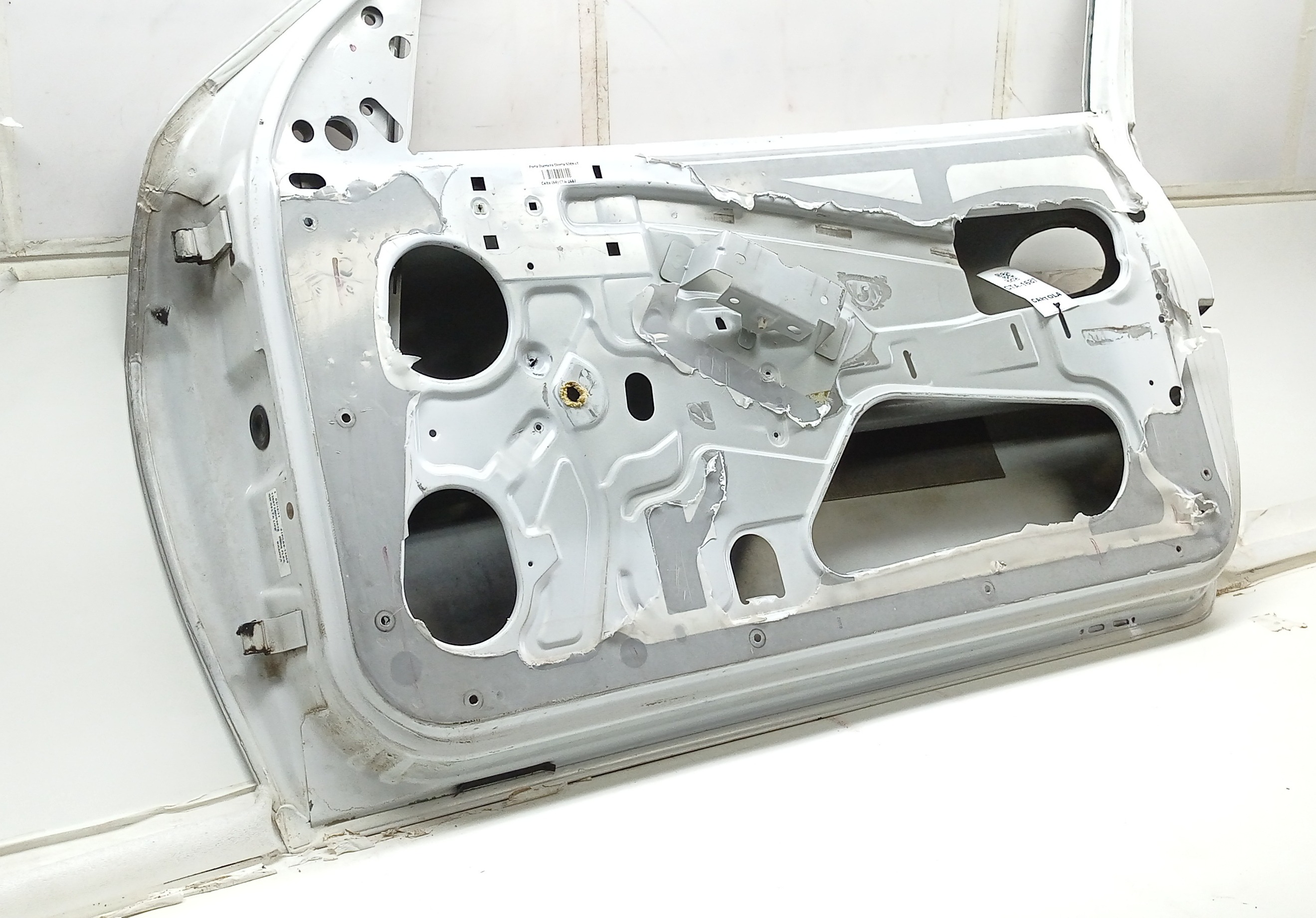 Porta Lado Direito Chevrolet Celta 2005 2006 Para Recuperar Dianteira Direito Branco 1