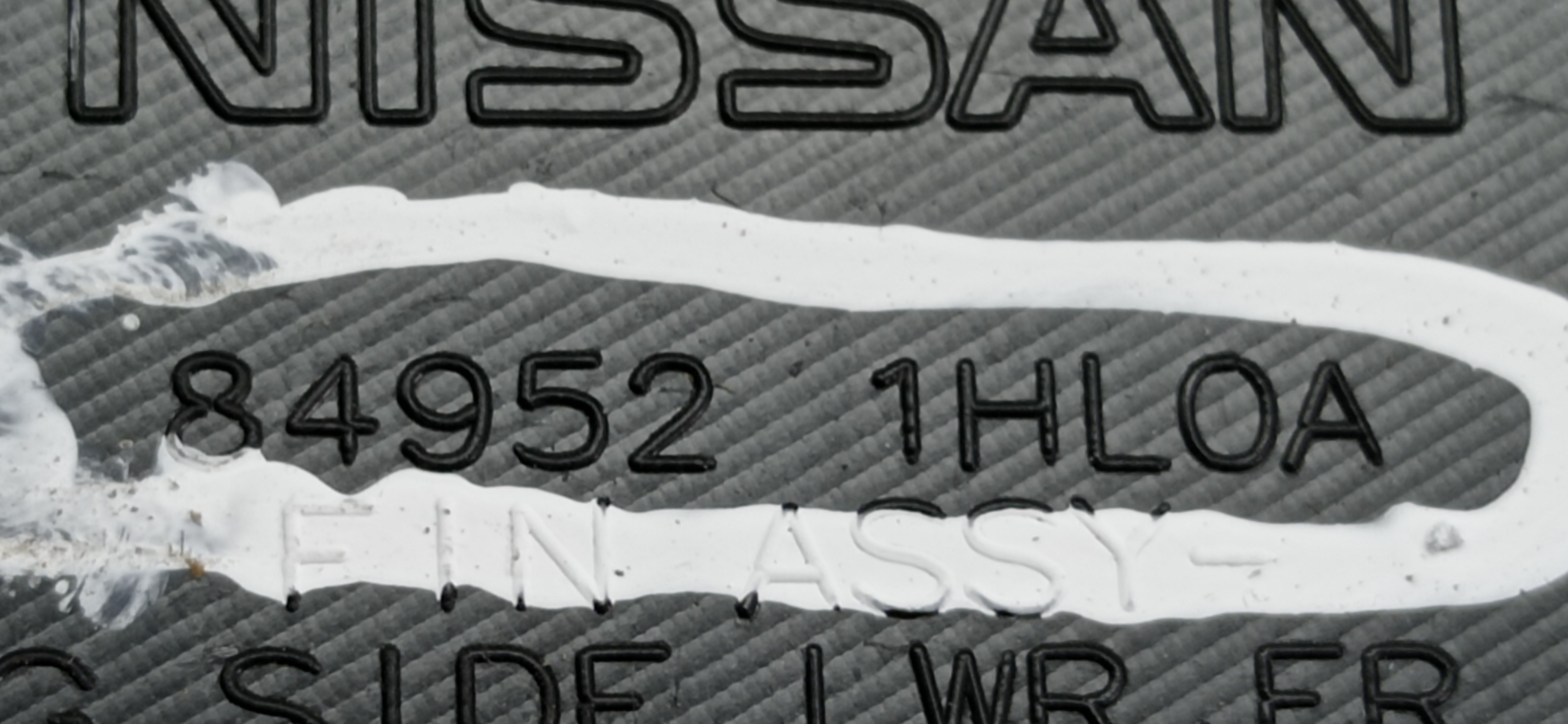 ACABAMENTO COLUNA TRASEIRA LD NISSAN MARCH 2016 5