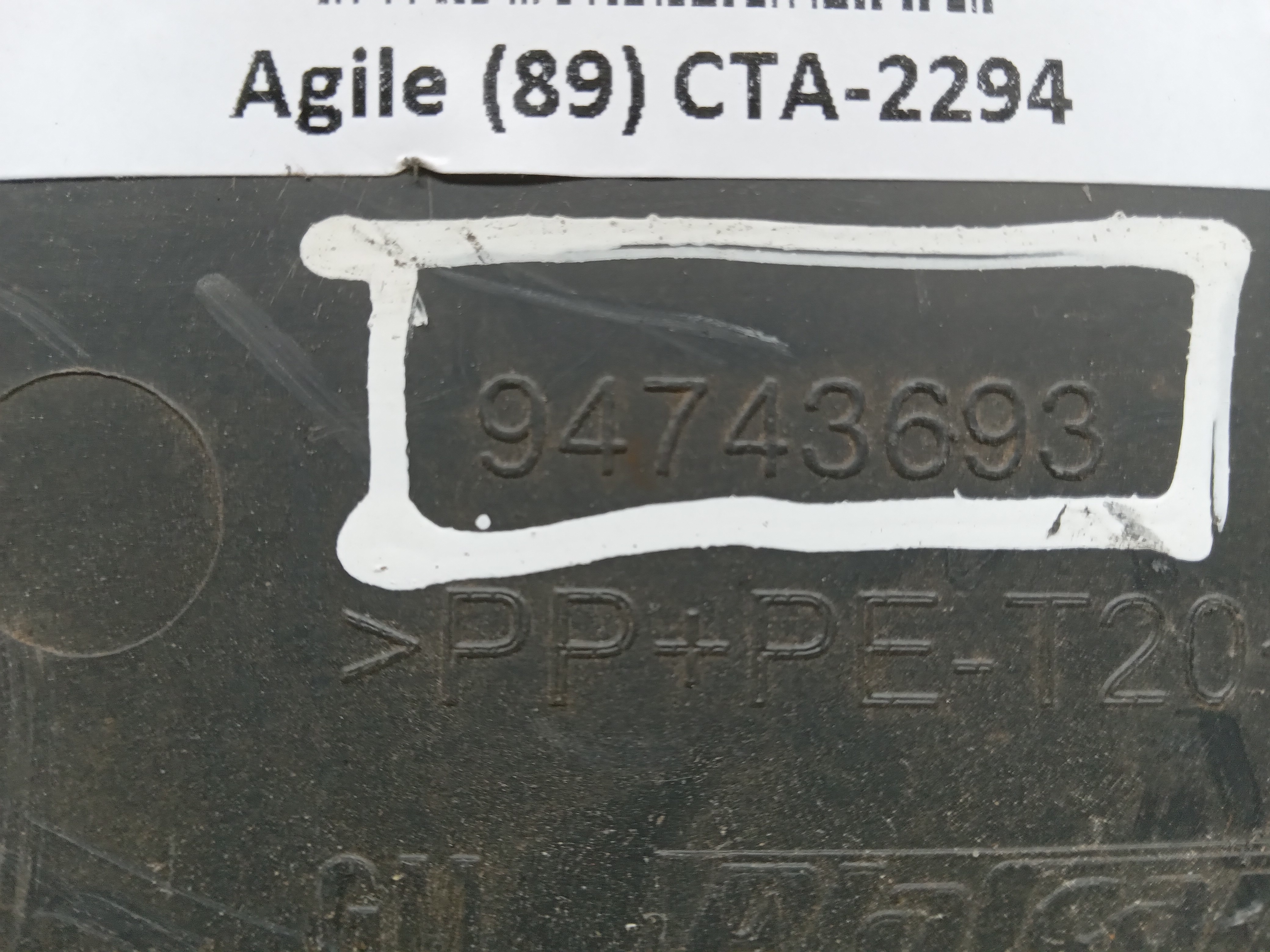 Tampa Lateral Porta Malas Ld GM Agile 2011 5