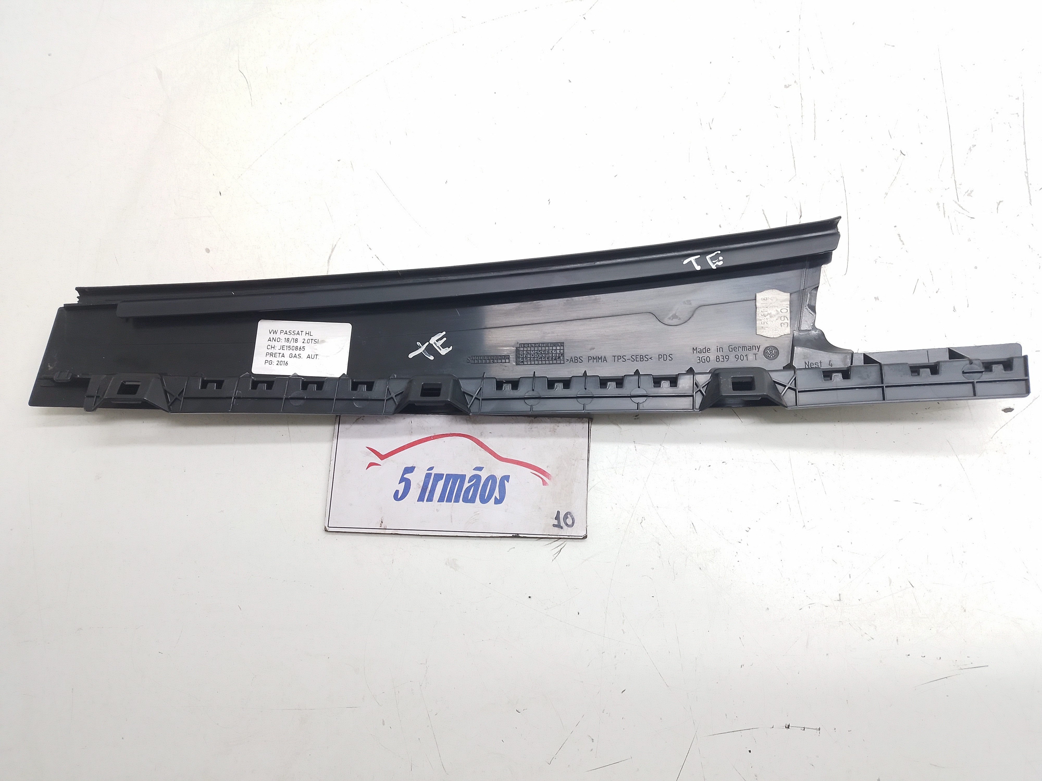 Acabamento Porta Traseira Esquerda Vw Passat Tsi 2.0 2018