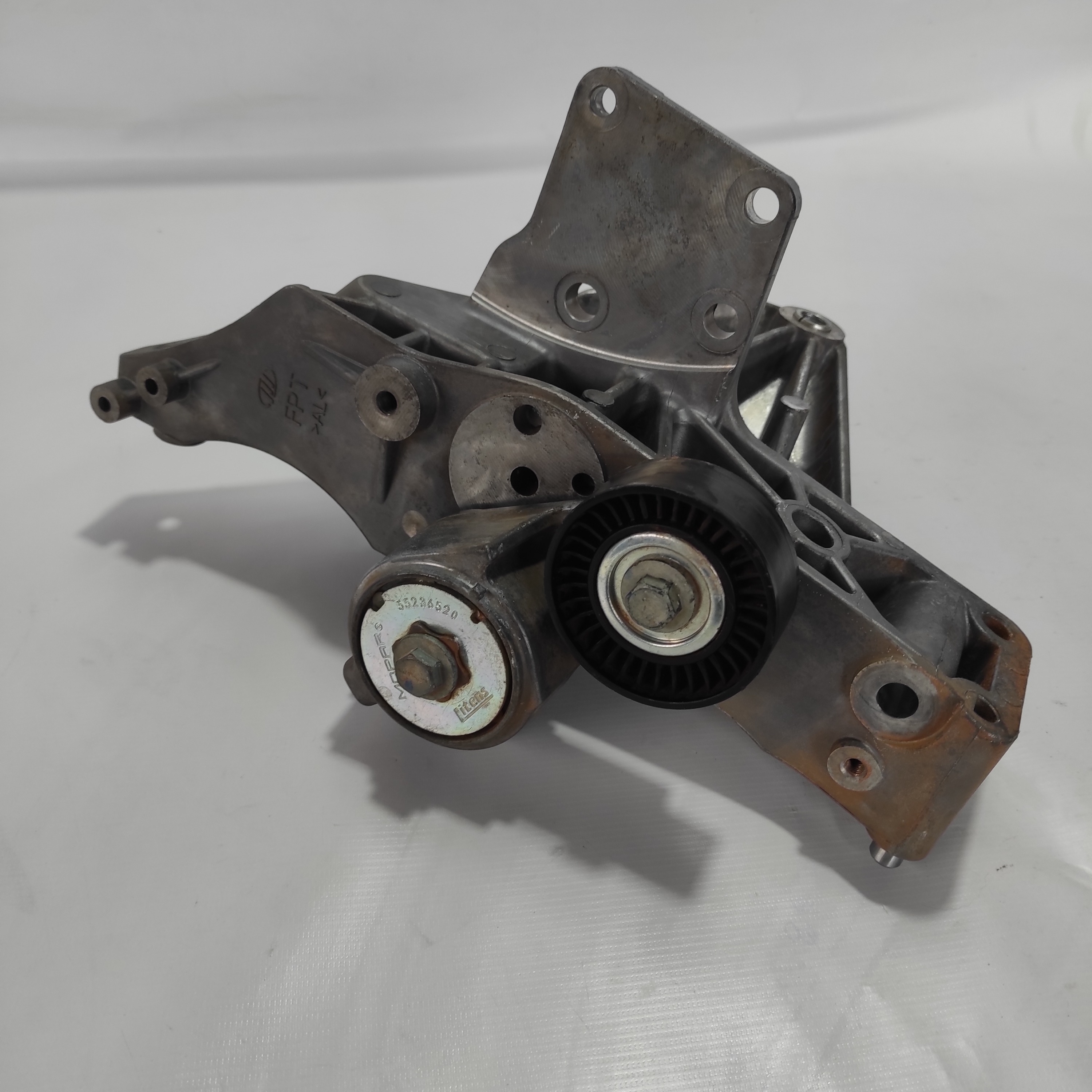 Suporte compressor ar condicionado Mobi like 55255796