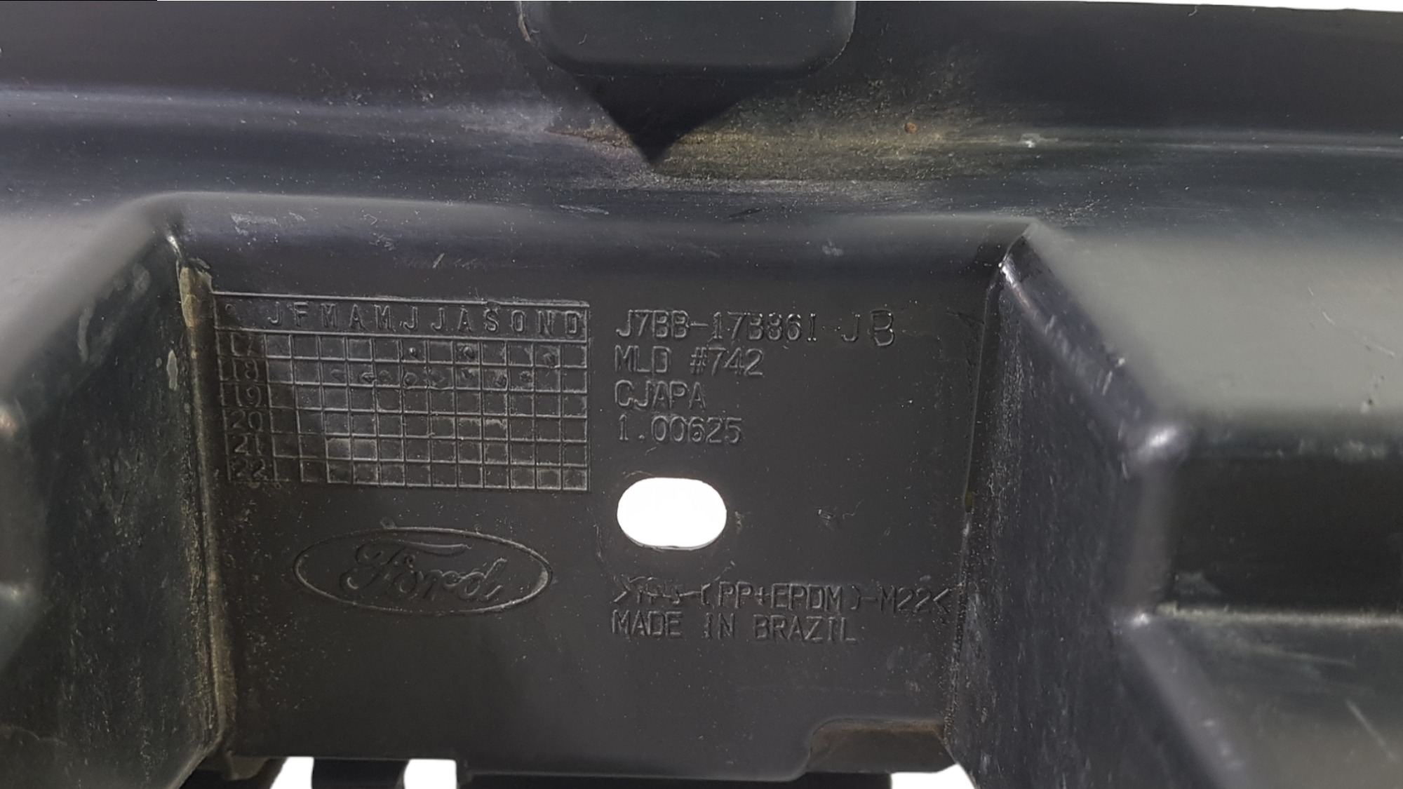 Suporte Guia Parachoque Traseiro Ford Ka 2018 Hatch Original 2