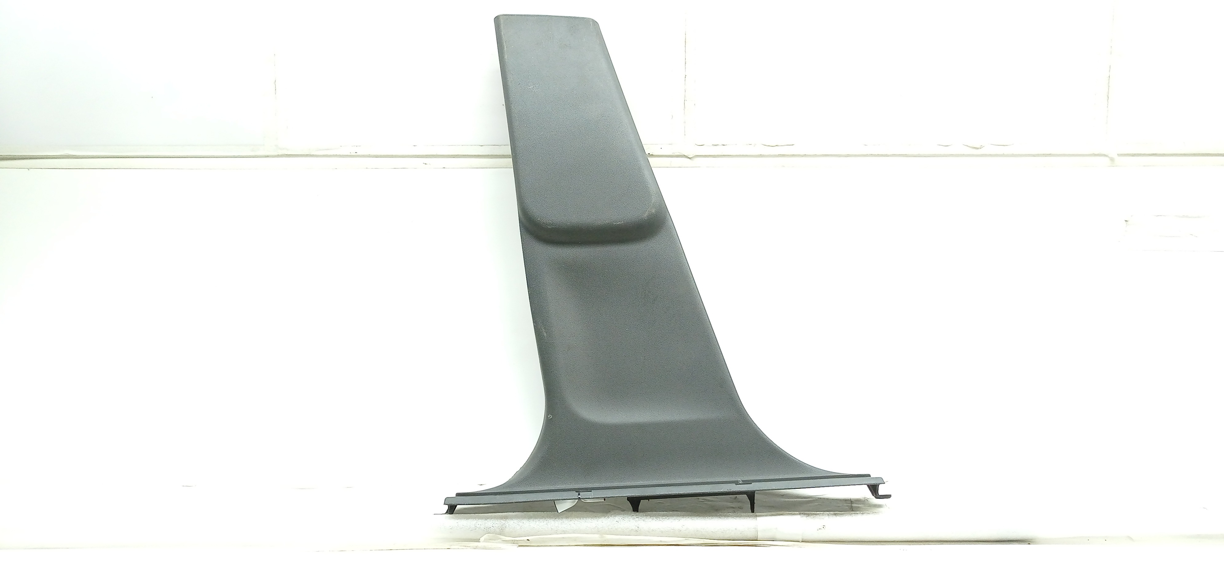 MOLDURA INFERIOR COLUNA LE FIAT PUNTO 2013 5