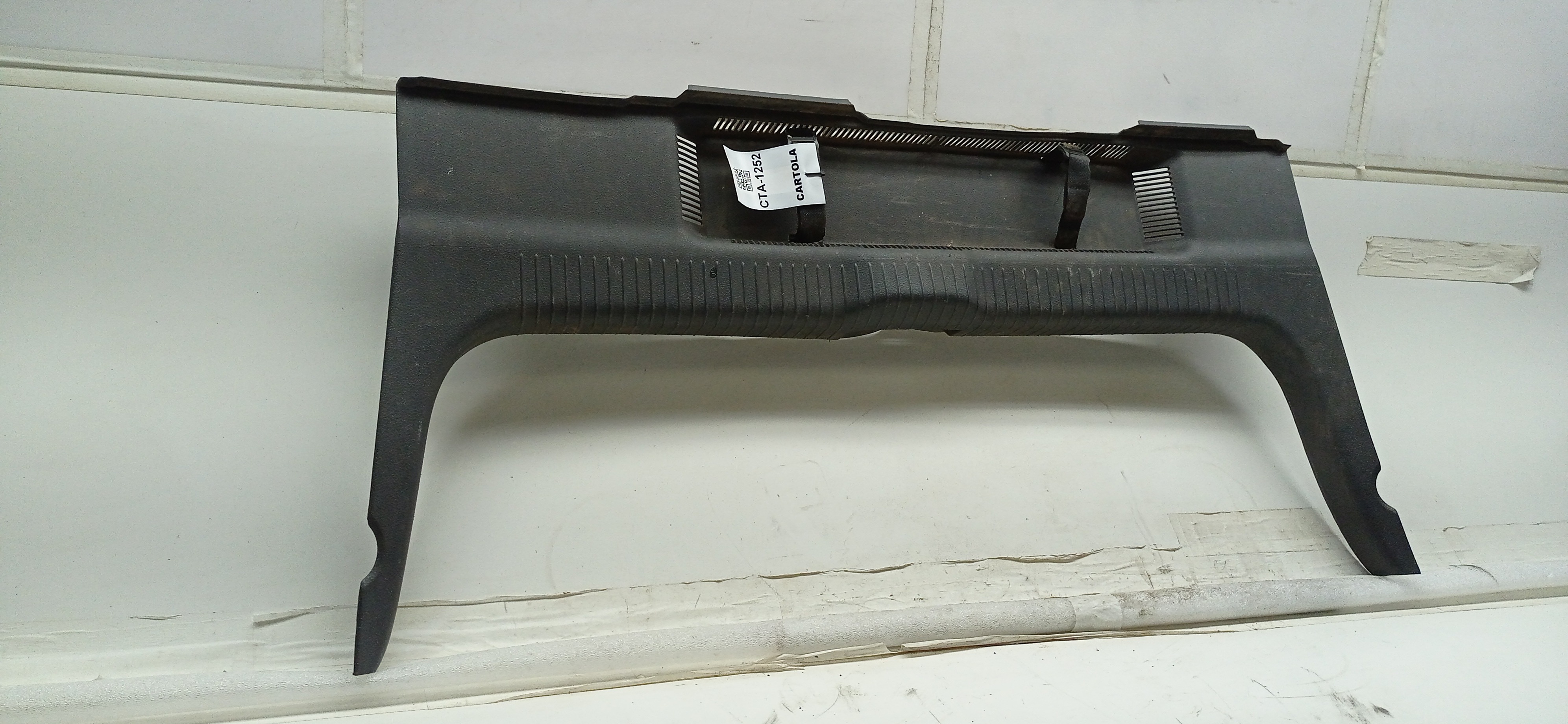 Moldura Acabamento Interno Porta Malas VW Polo 2008 3
