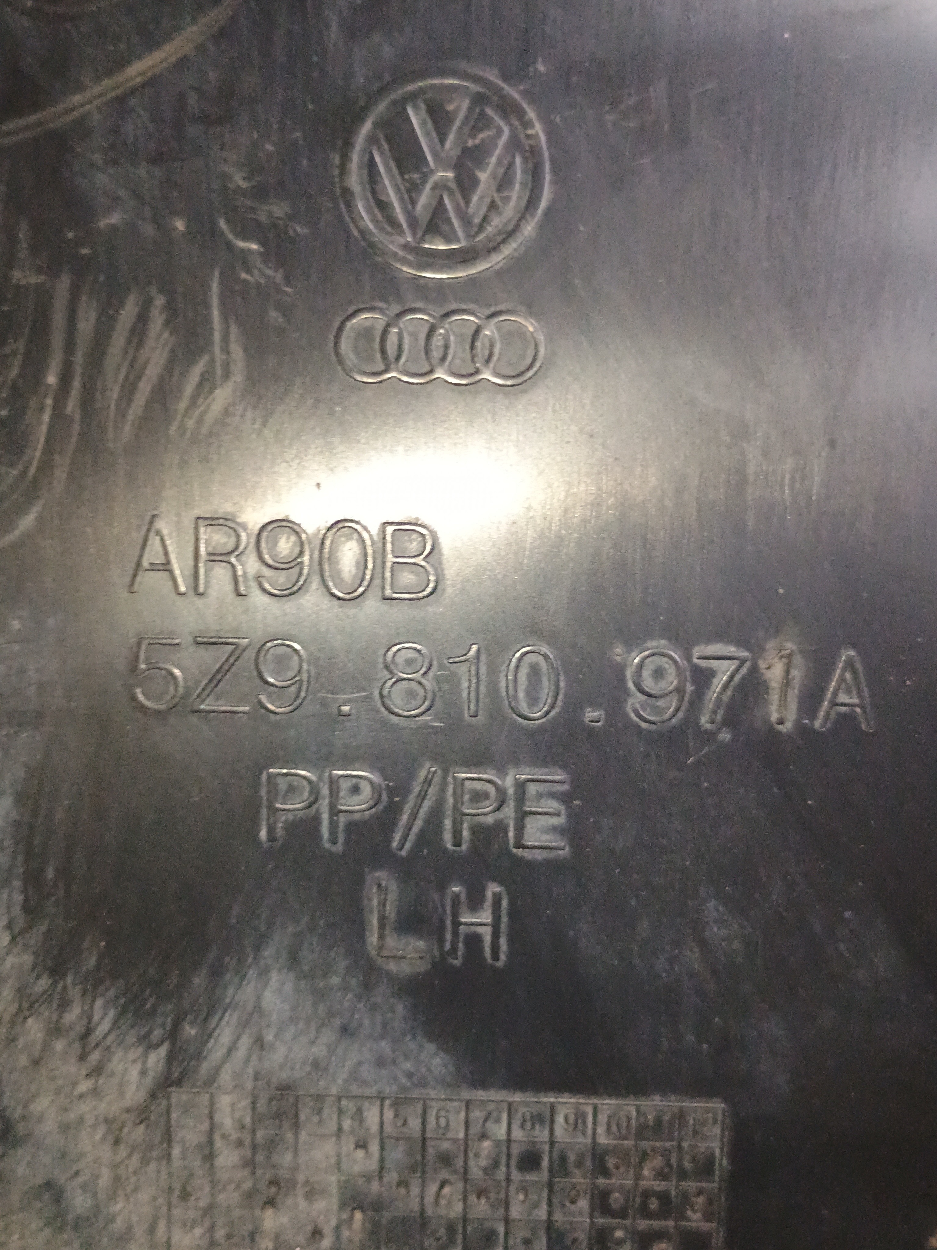 Parabarro Traseiro Esquerdo Vw Spacefox 1.6 2018 5z9810971a 3