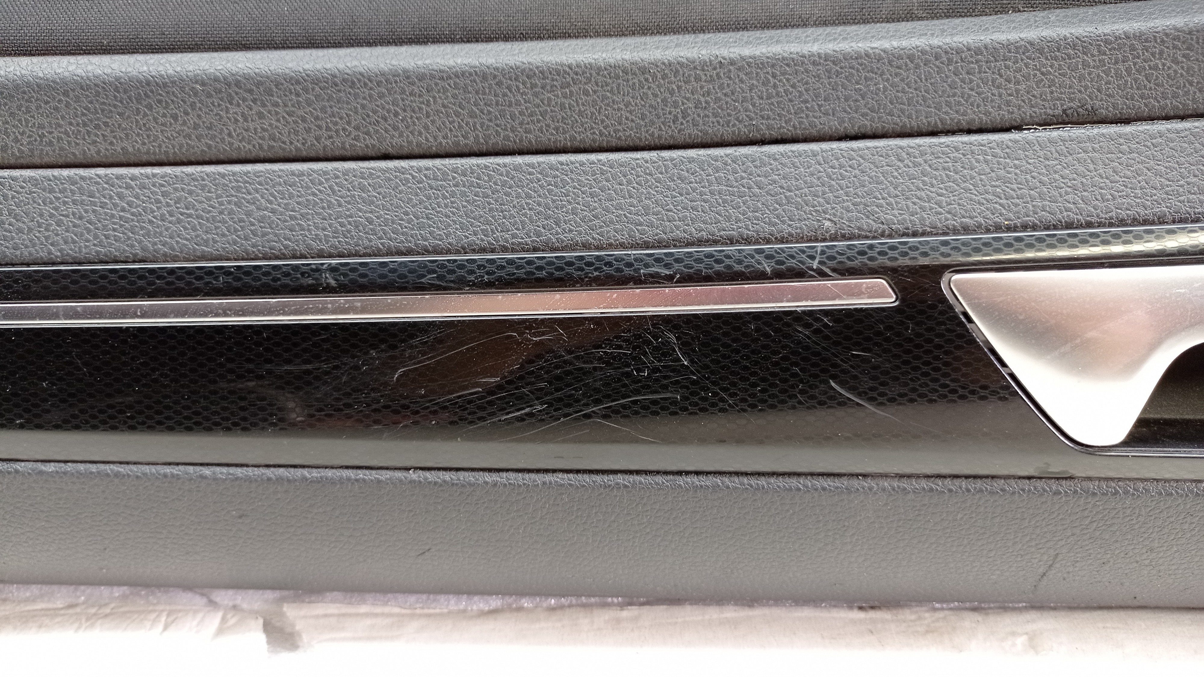 FORRO DA PORTA TRASEIRO DIREITO GOLF G7 ANO 2013  2018 8