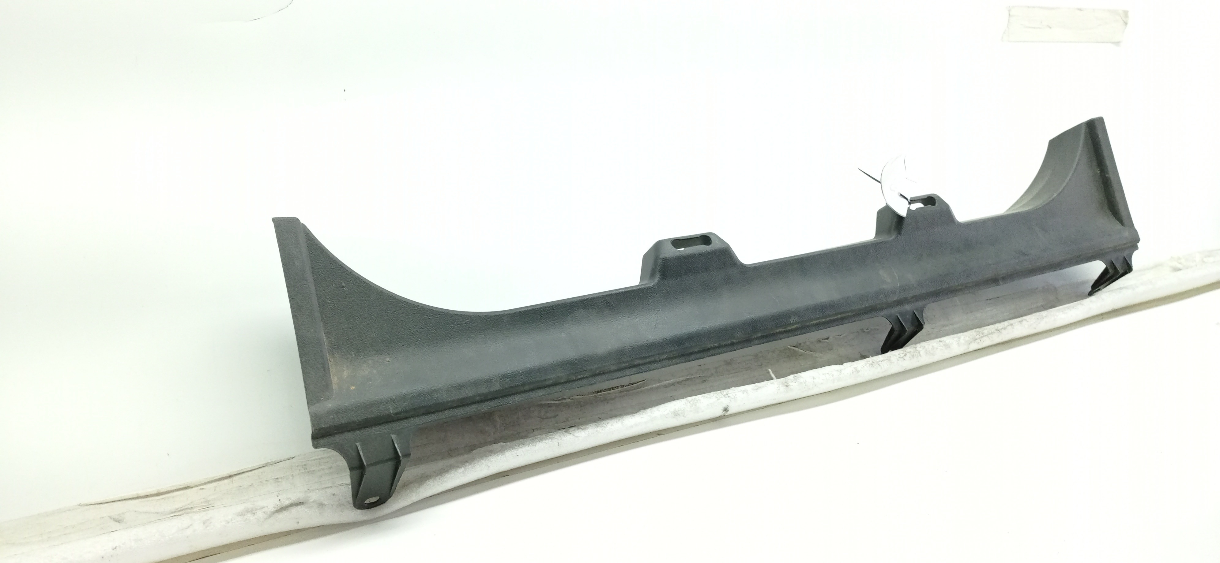 MOLDURA PAINEL TRASEIRO PORTA MALAS TOYOTA COROLLA 2010 1