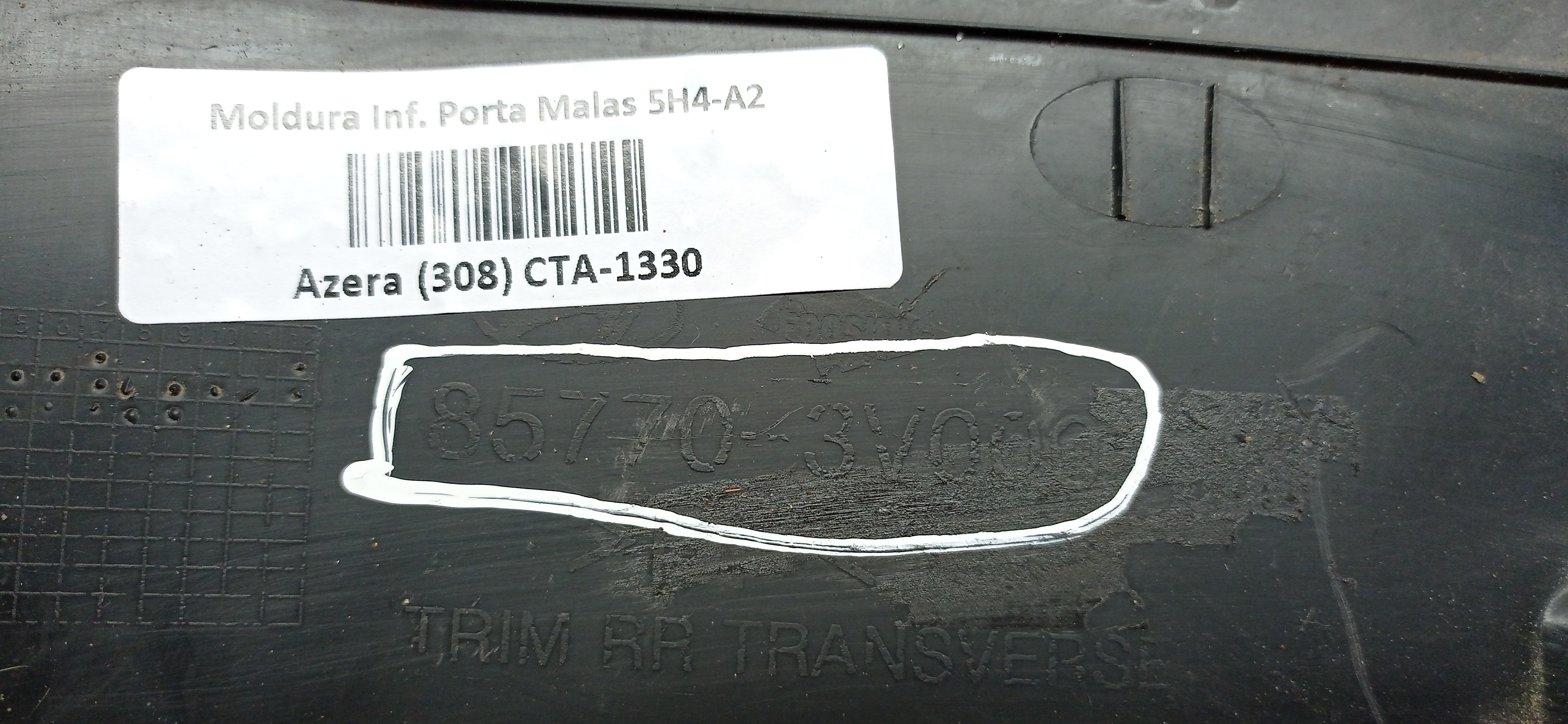 ACABAMENTO INFERIOR PORTA MALAS HYUNDAI AZERA 2013 5