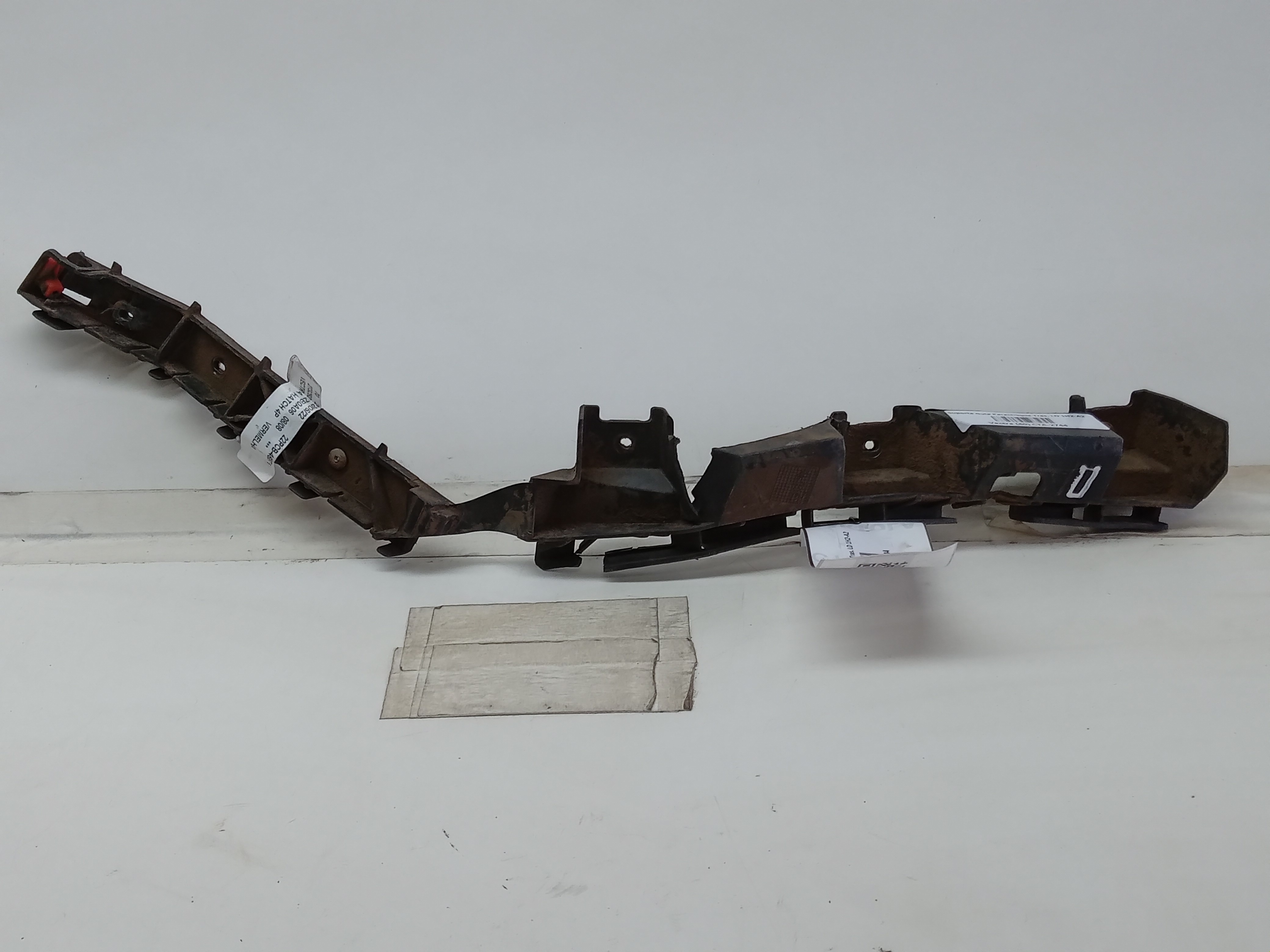 Suporte Guia Parachoque Tras. LD Chevrolet Vectra 2008 2