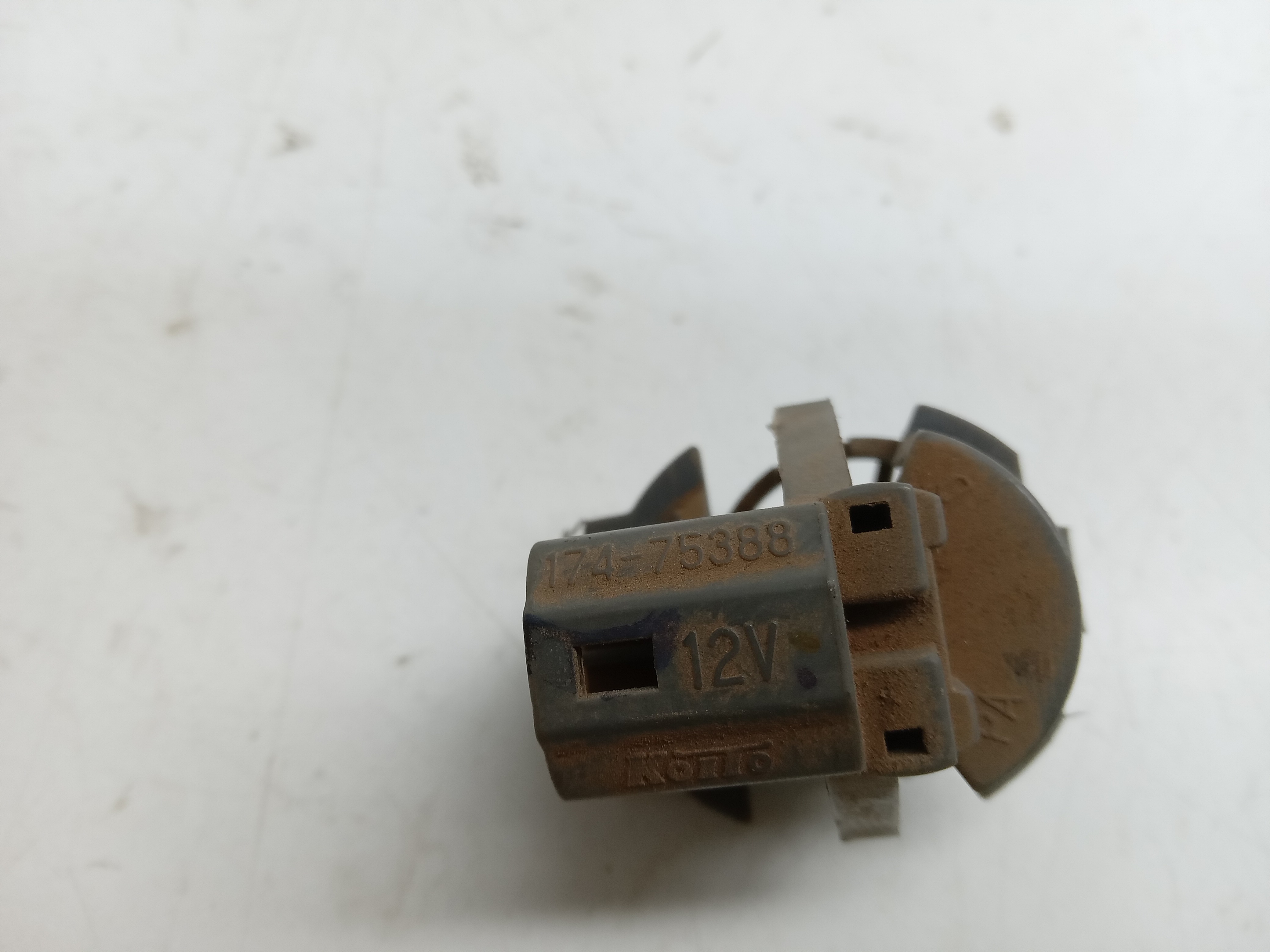 LUZ CORTESIA PORTA MALAS TOYOTA COROLLA 2005 1