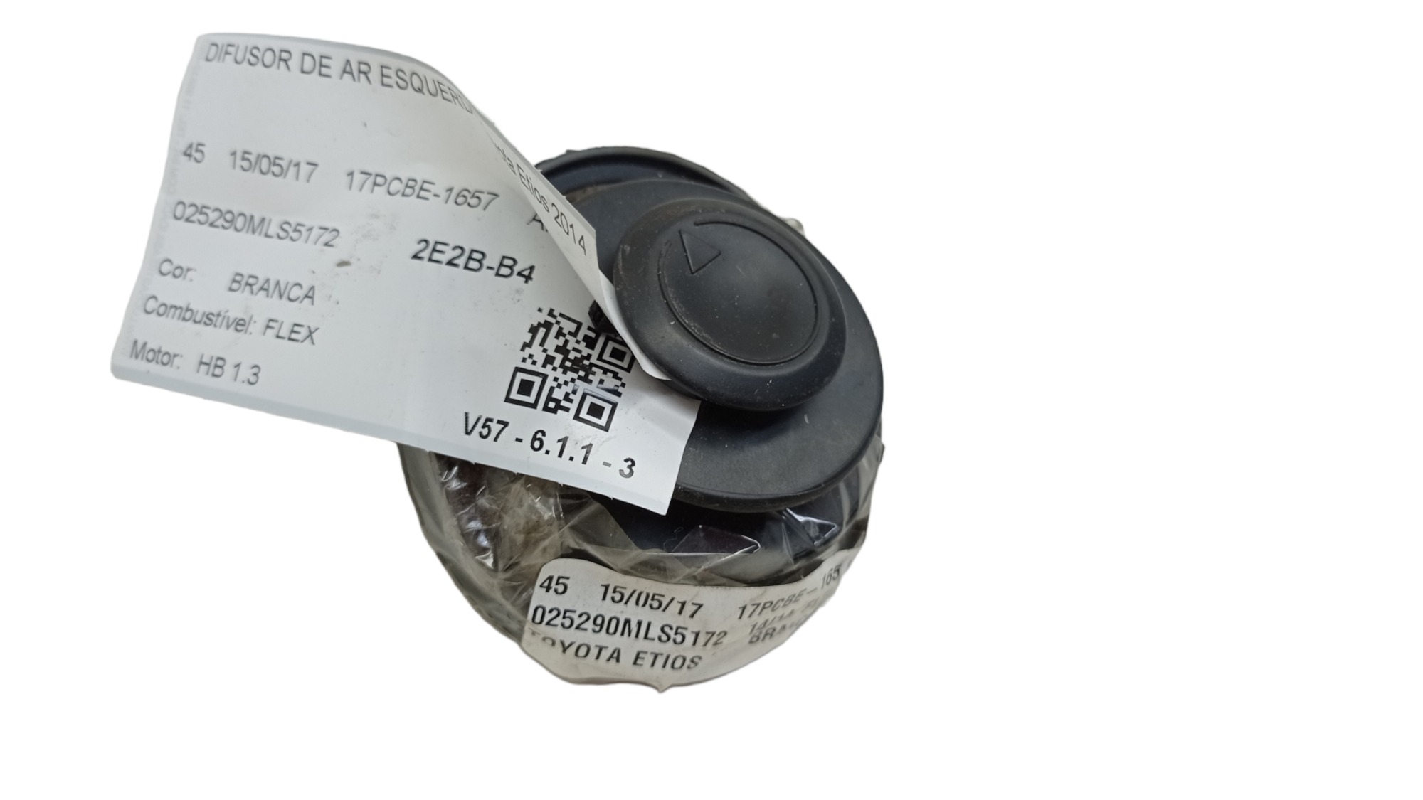 DIFUSOR DE AR ESQUERDO Toyota Etios 2014 4