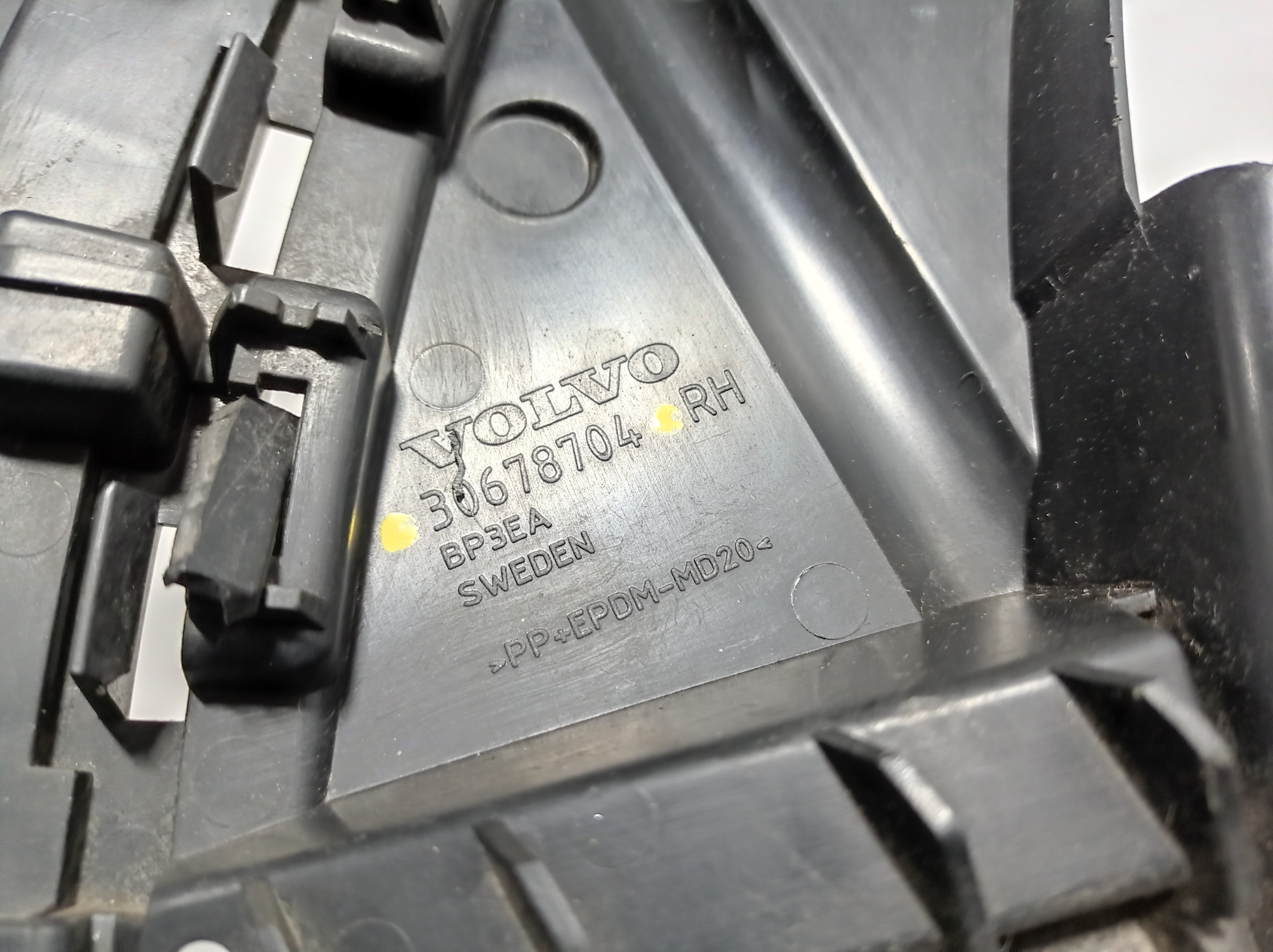 Guia Parachoque Traseiro Direito Volvo Xc70 2007 V64 7