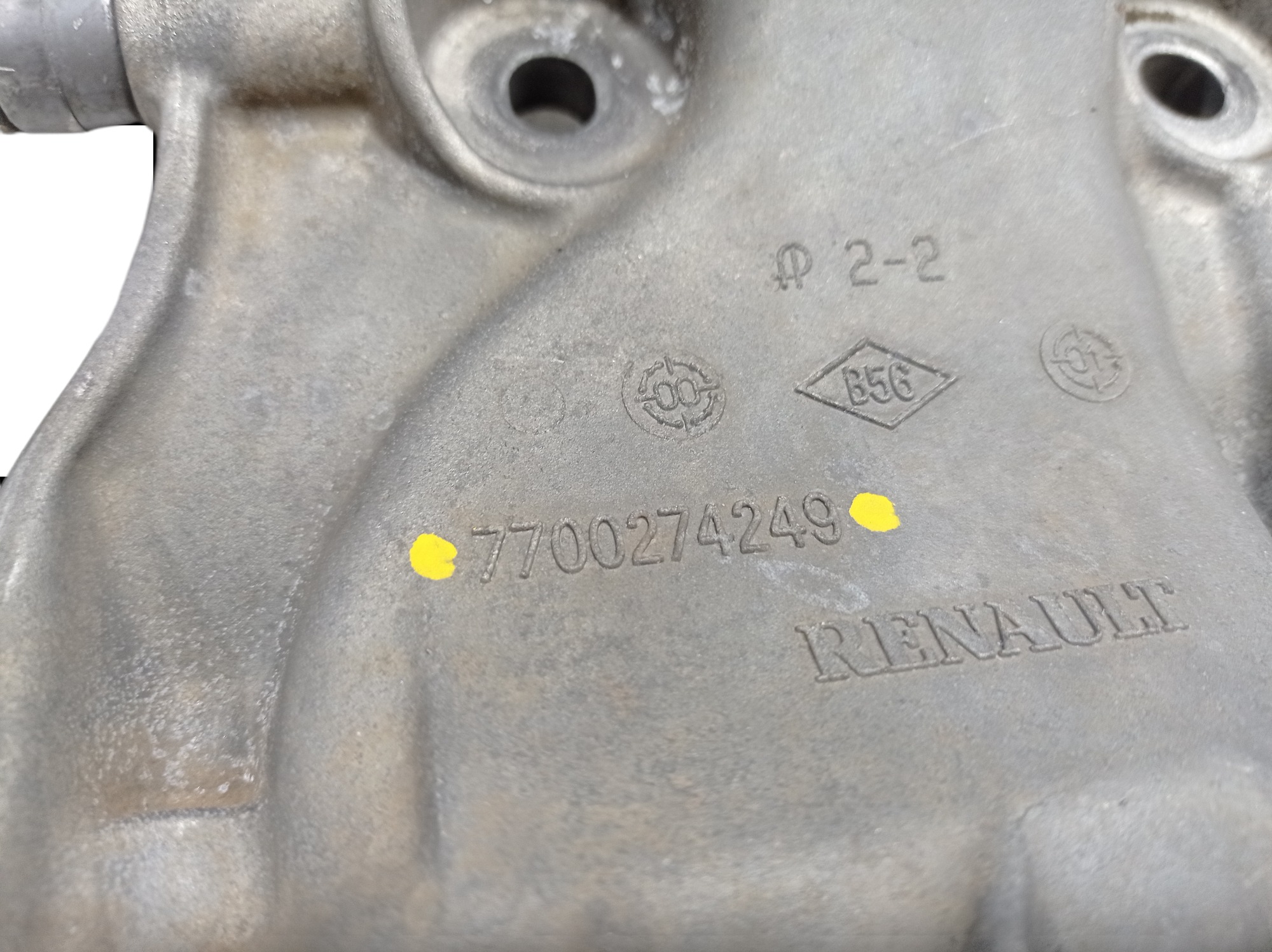 Suporte Alternador Bomba Compressor Clio 1.6 16v 2000  V236 9