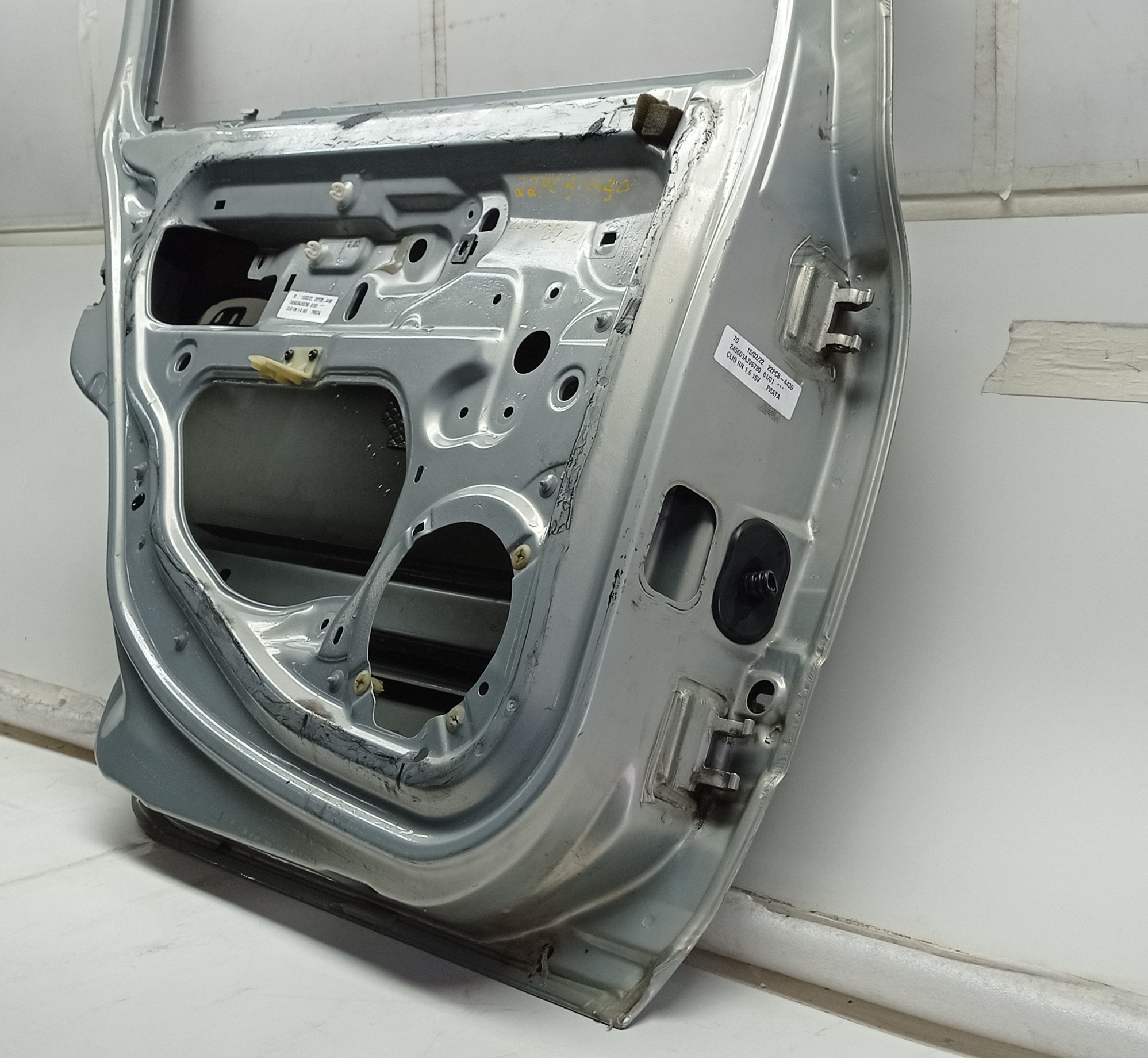 Porta Traseira Esquerda Renault Clio 2001 Para Recuperar Traseira Esquerdo Prateado 2