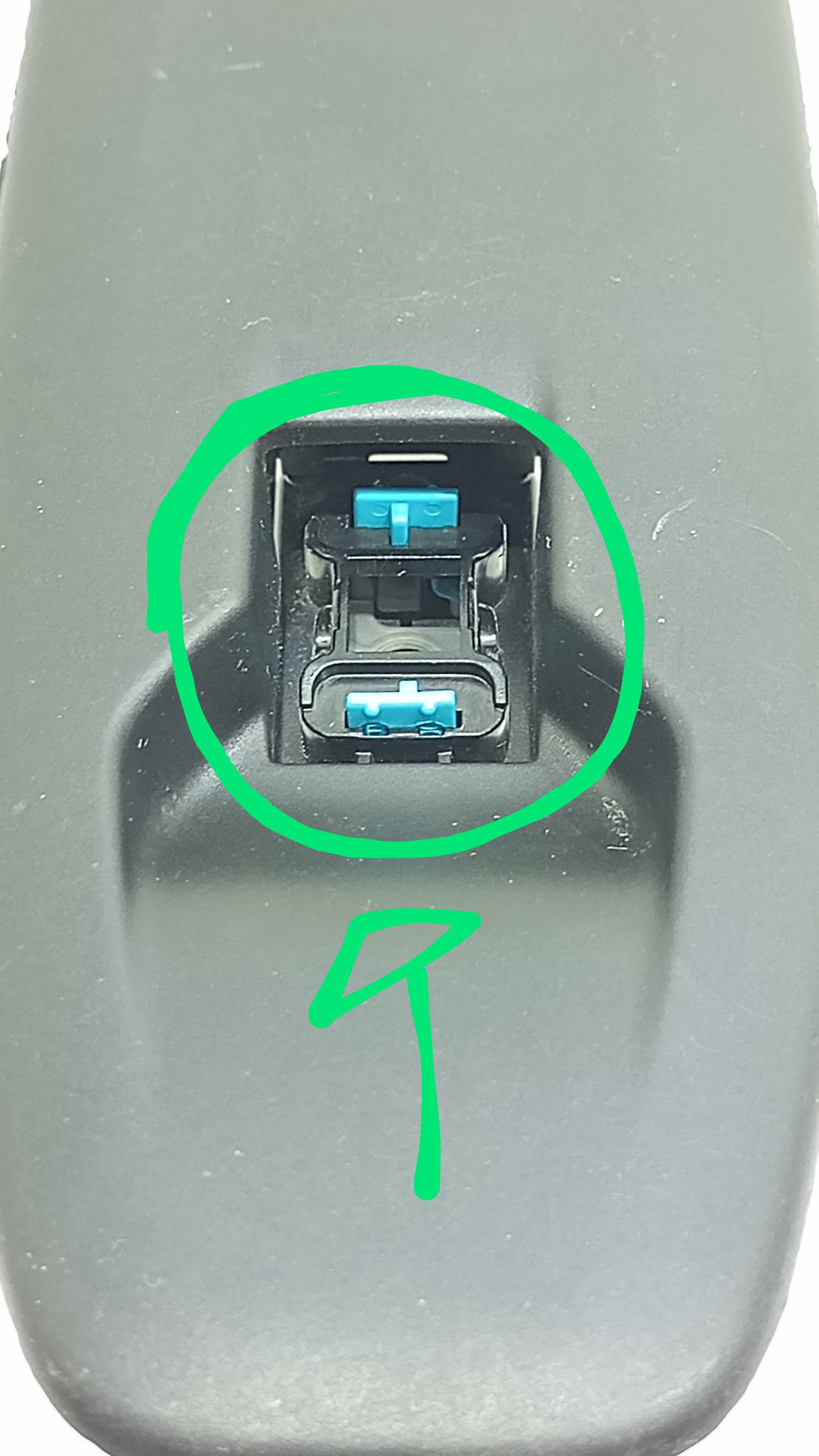 Moldura E Botão Vidro Elétrico Diant Dir Peugeot 208 2014 5