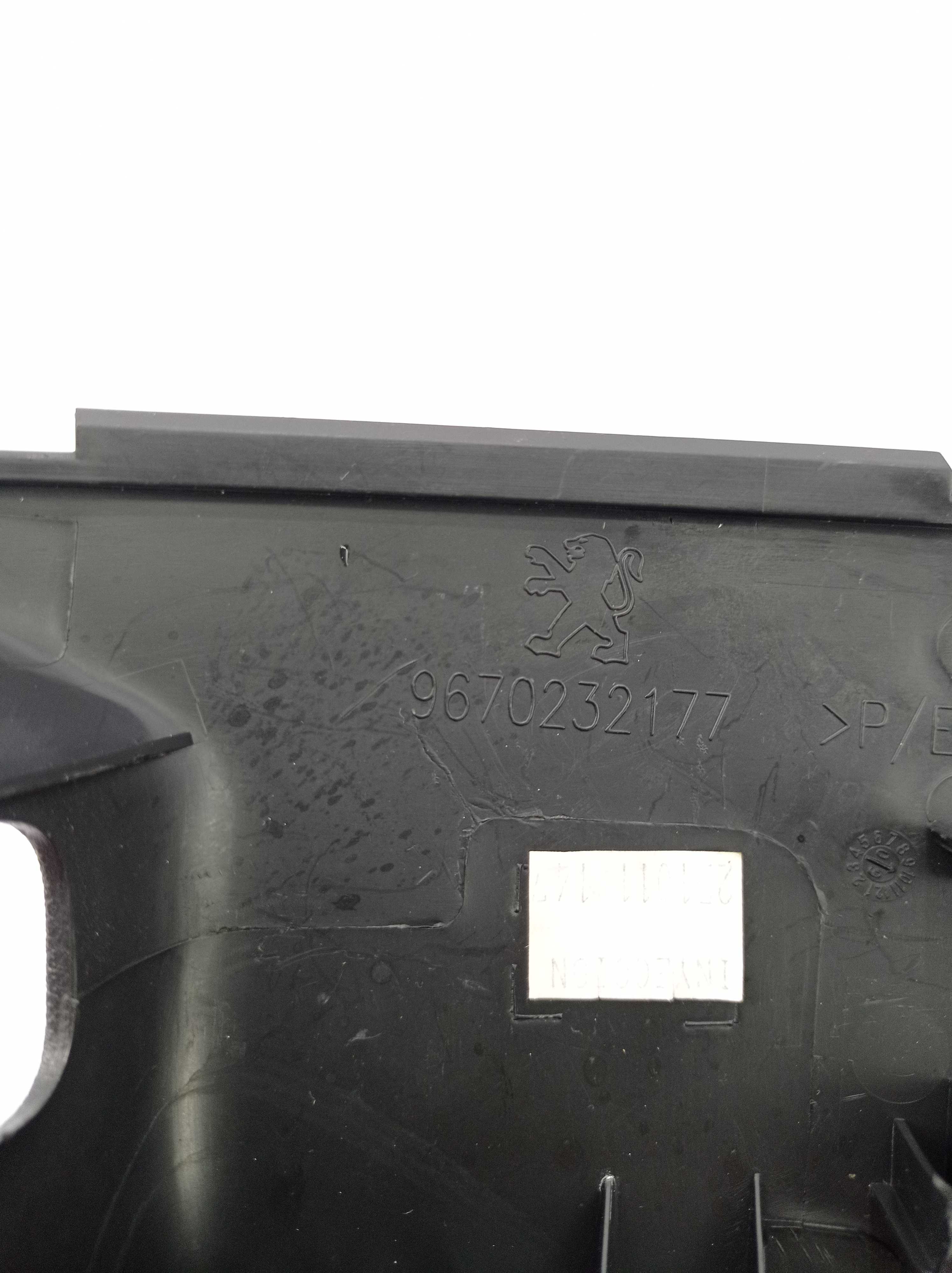 Moldura Superior Coluna Direita Peugeot 308 E30071 7