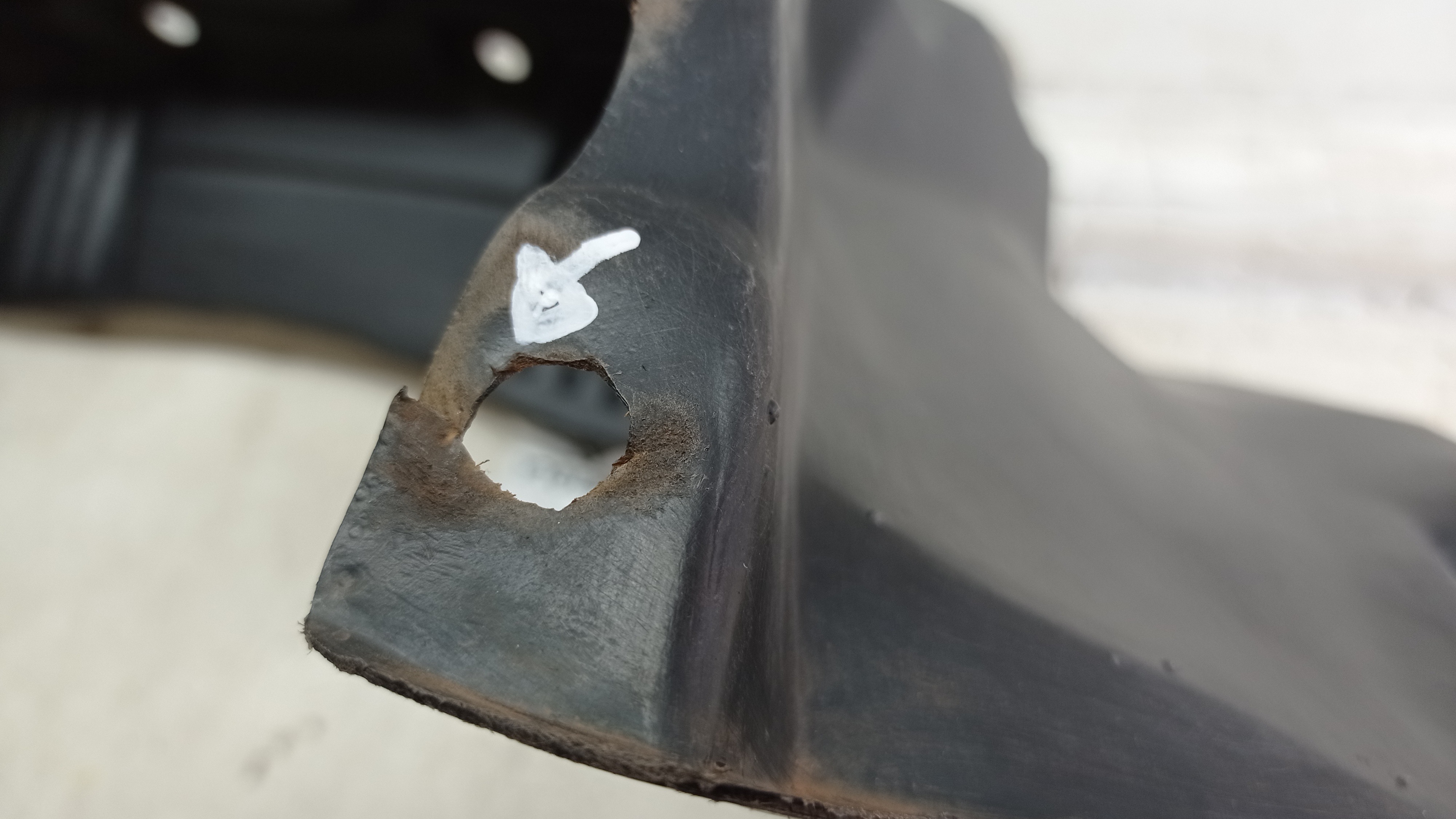 Parabarro Traseiro Esquerdo Toyota Hilux 2012 P/ Recuperar 1