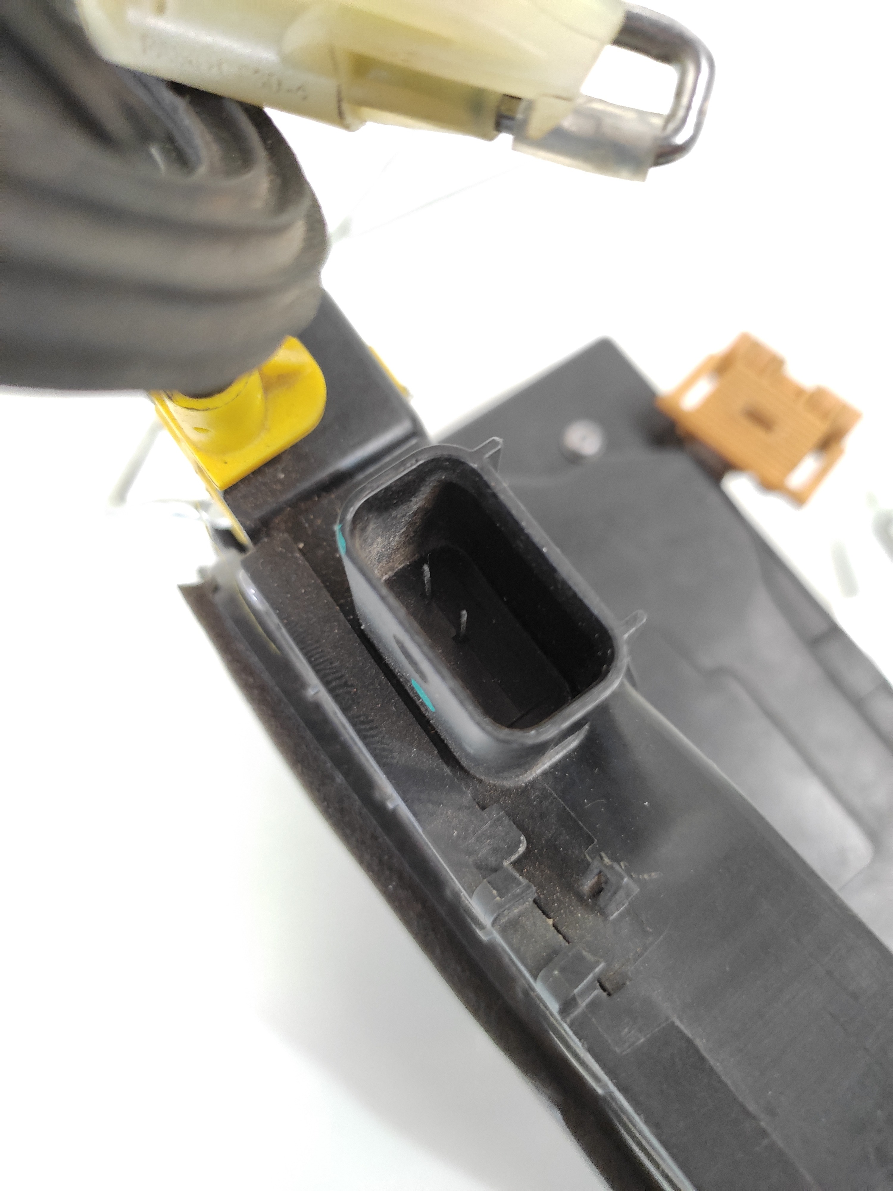 Fechadura Porta Dianteira Direita Gm Onix 2016 2017 2018 2