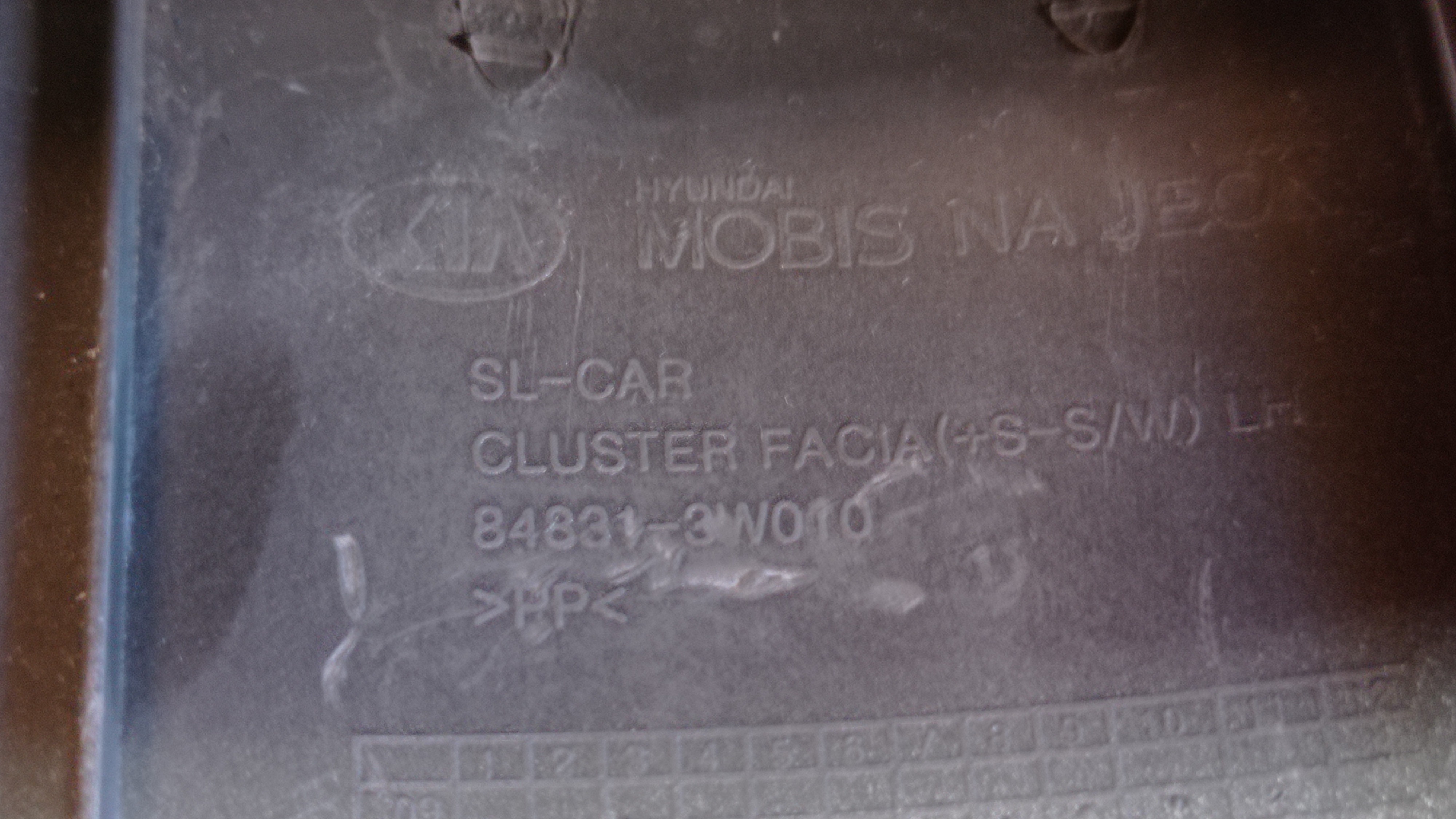 848313w010  Moldura Painel Instrumentos Kia Sportage 14 16 7