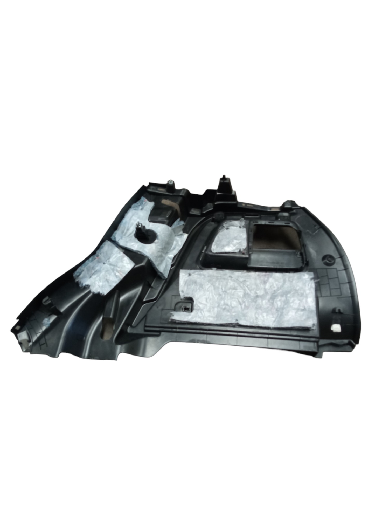Acabamento Inferior Lateral E. Porta Malas Gm Tracker 17/20 3