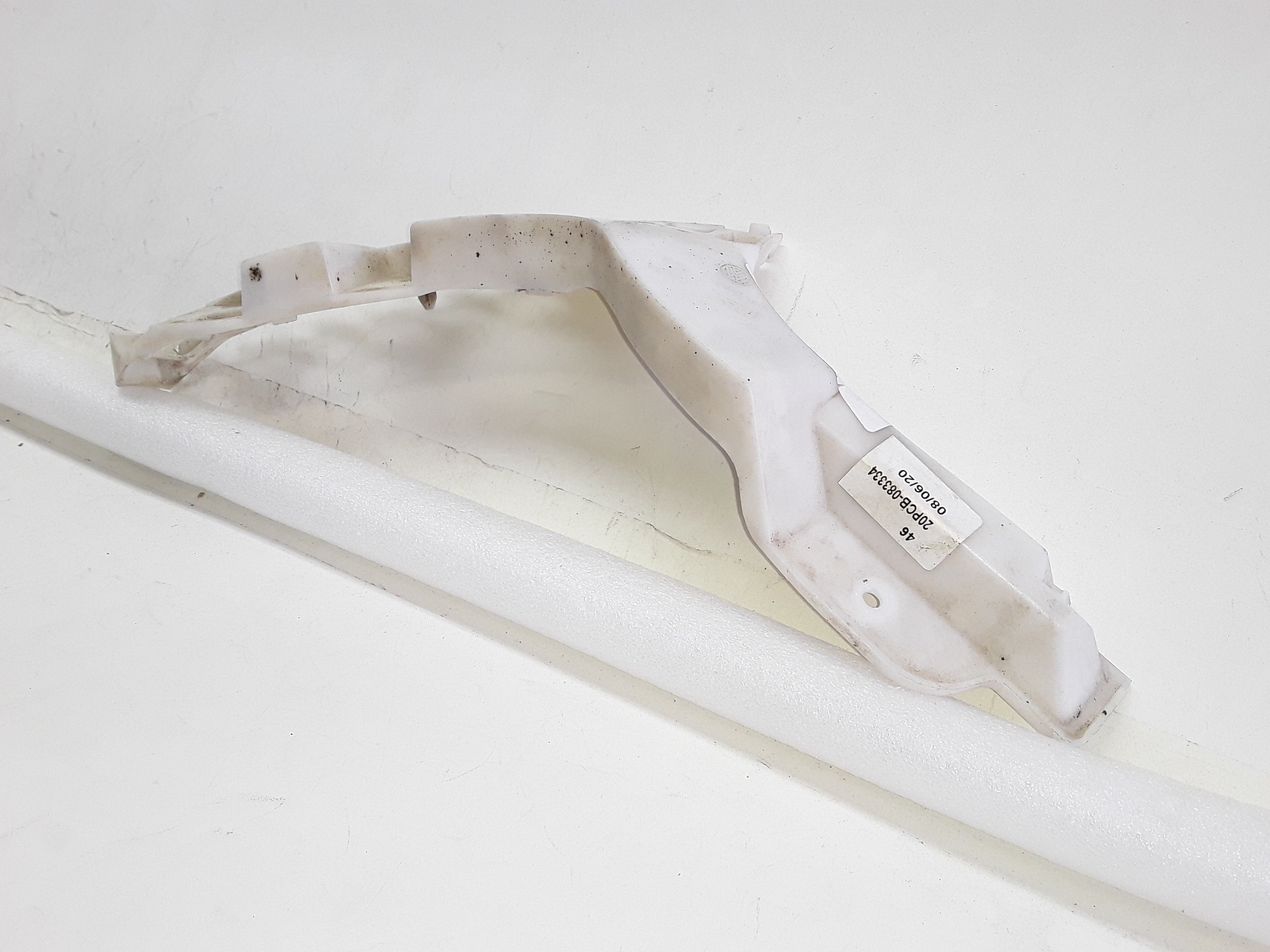 Guia parachoque Traseiro LE VW Up 2016 2