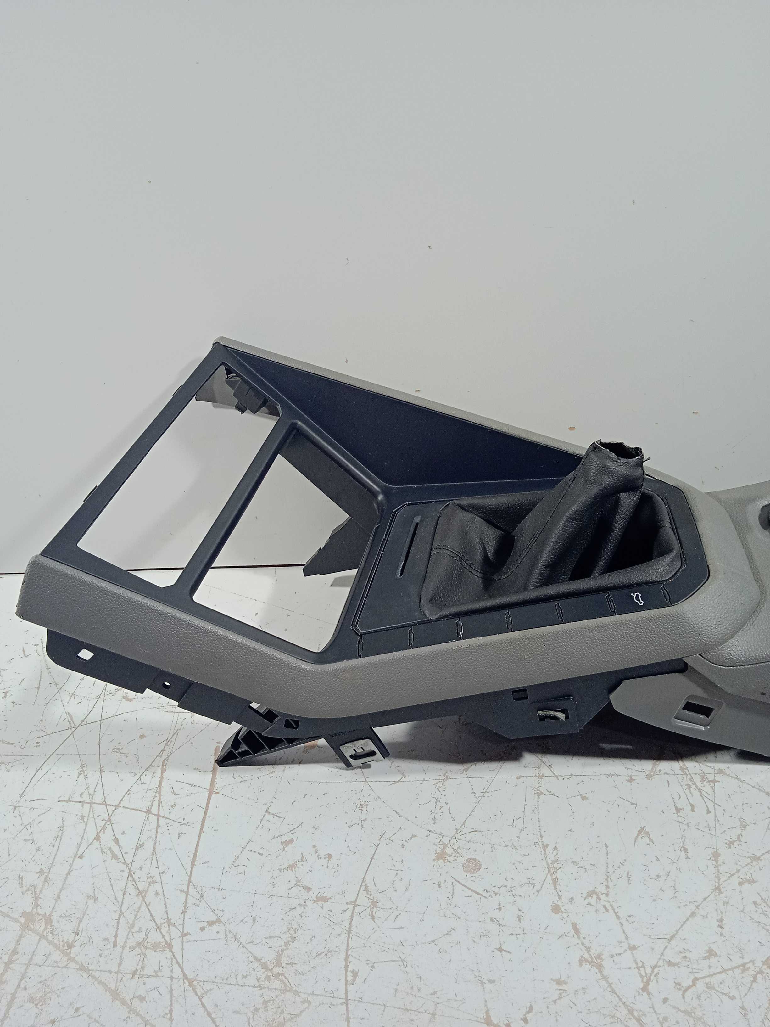 Console Central Vw Polo Msi 2018 Usado Original
