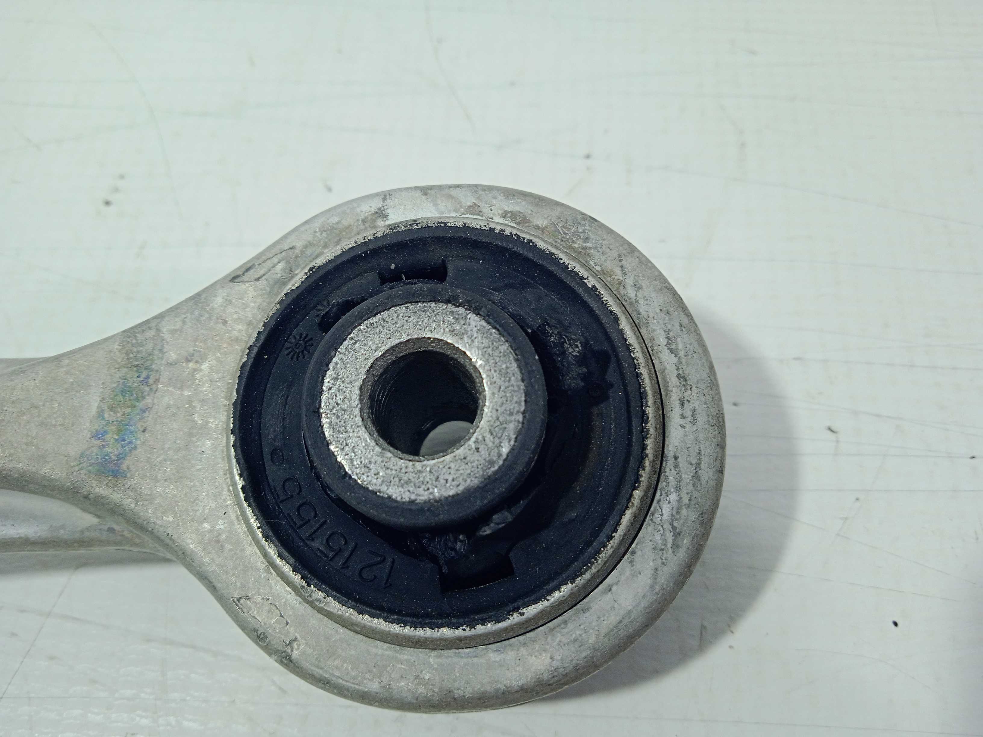 Braço Da Suspensão Superior Anterior D.esq Audi A4 Passat 3