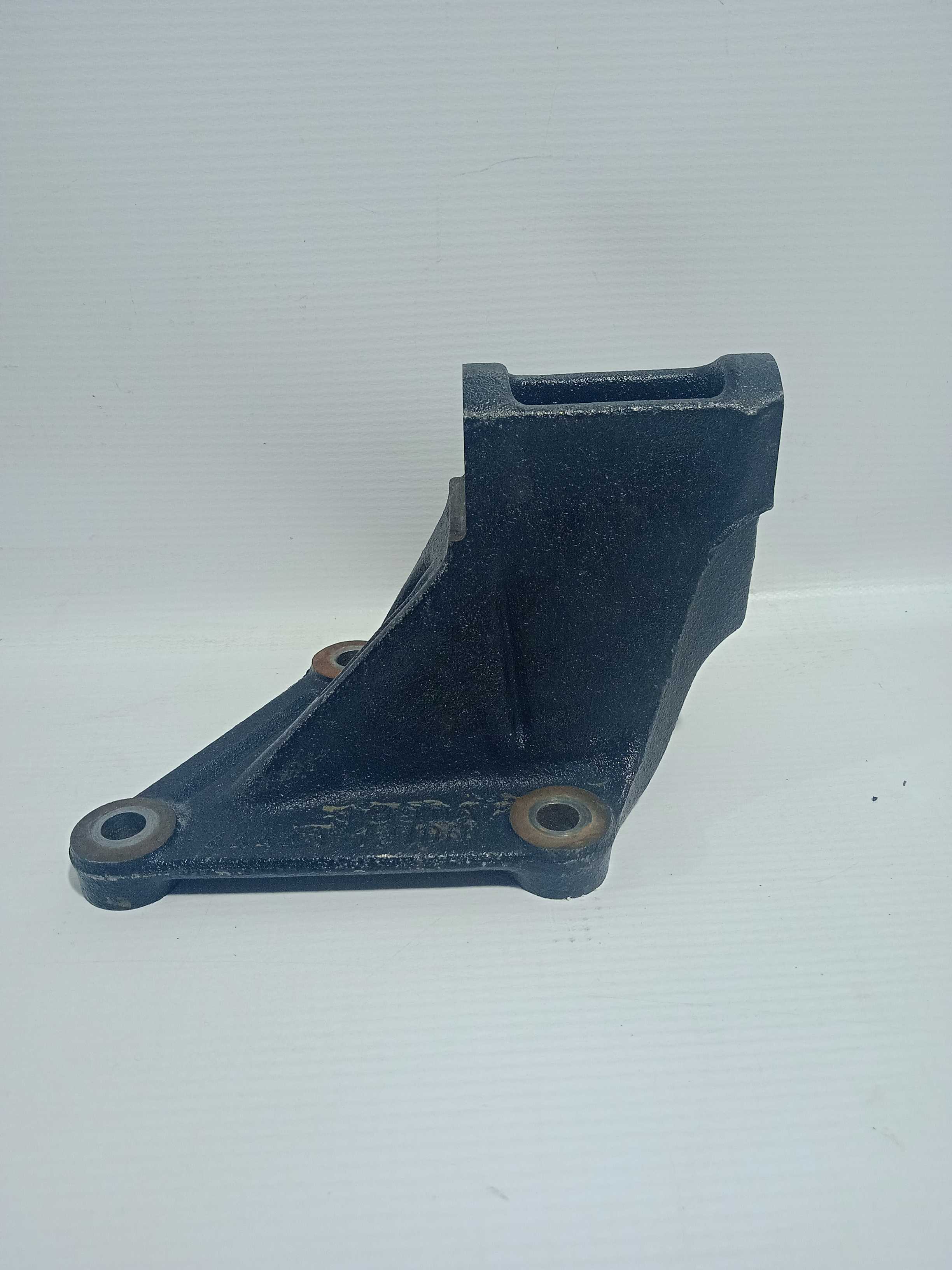 Suporte Inferior Da Bomba Hidraulica Toyota Corolla 99 1.8