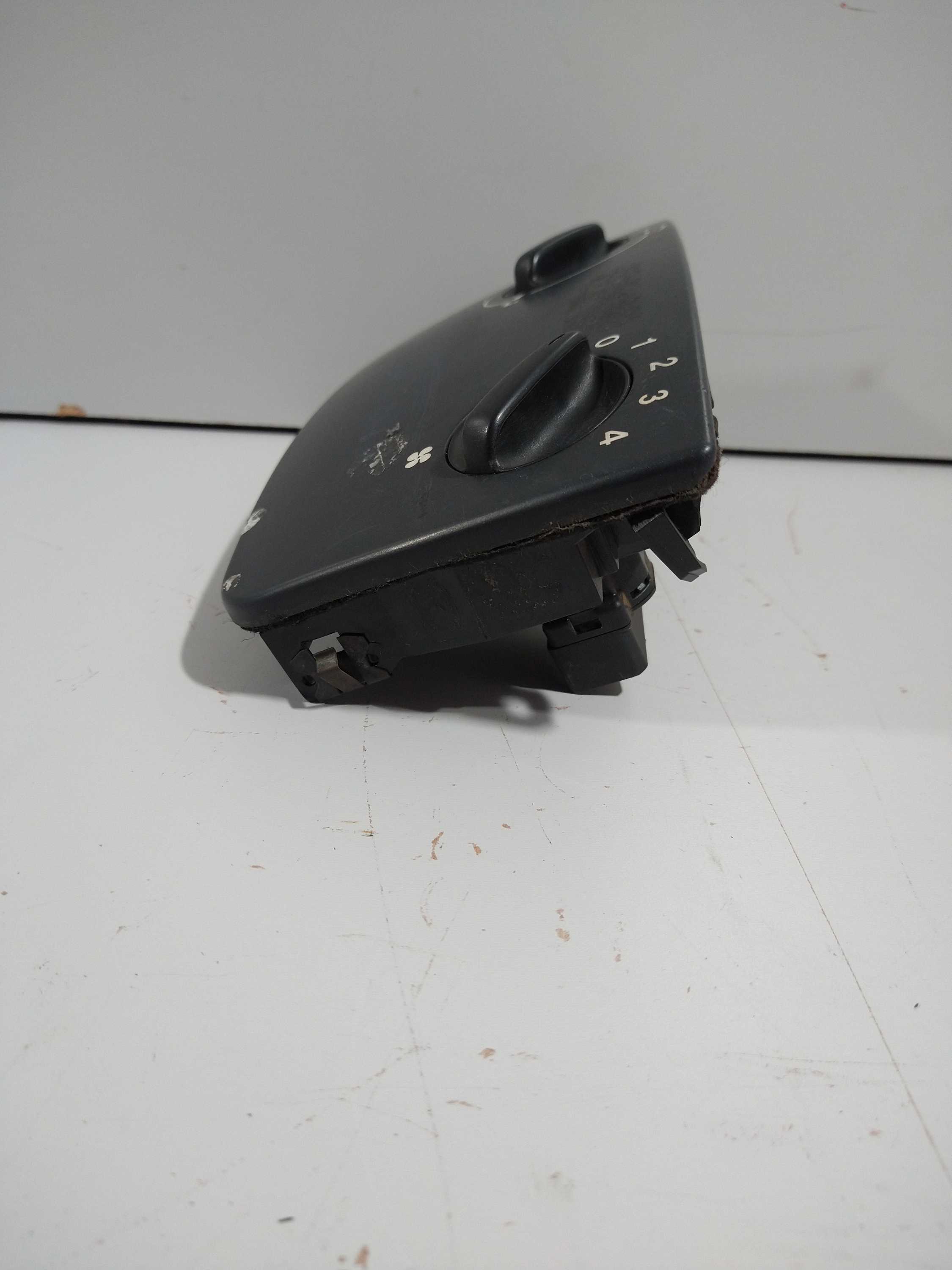Comando Ventilação Ar Forçado Ford Fista 97 Usado Original