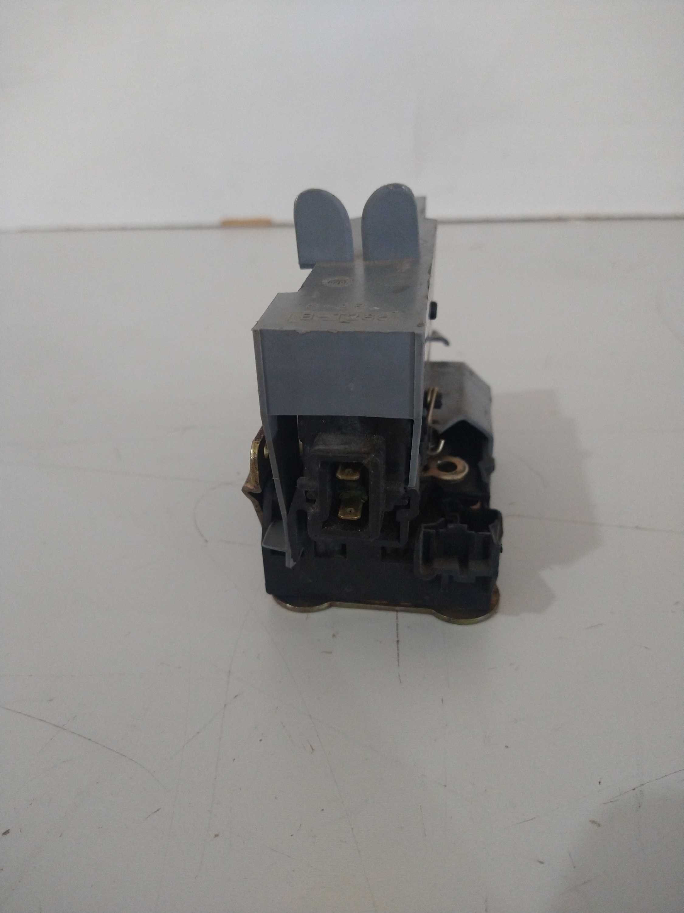 Fechadura Traseira L/e Renault Clio 2001 Usado Original