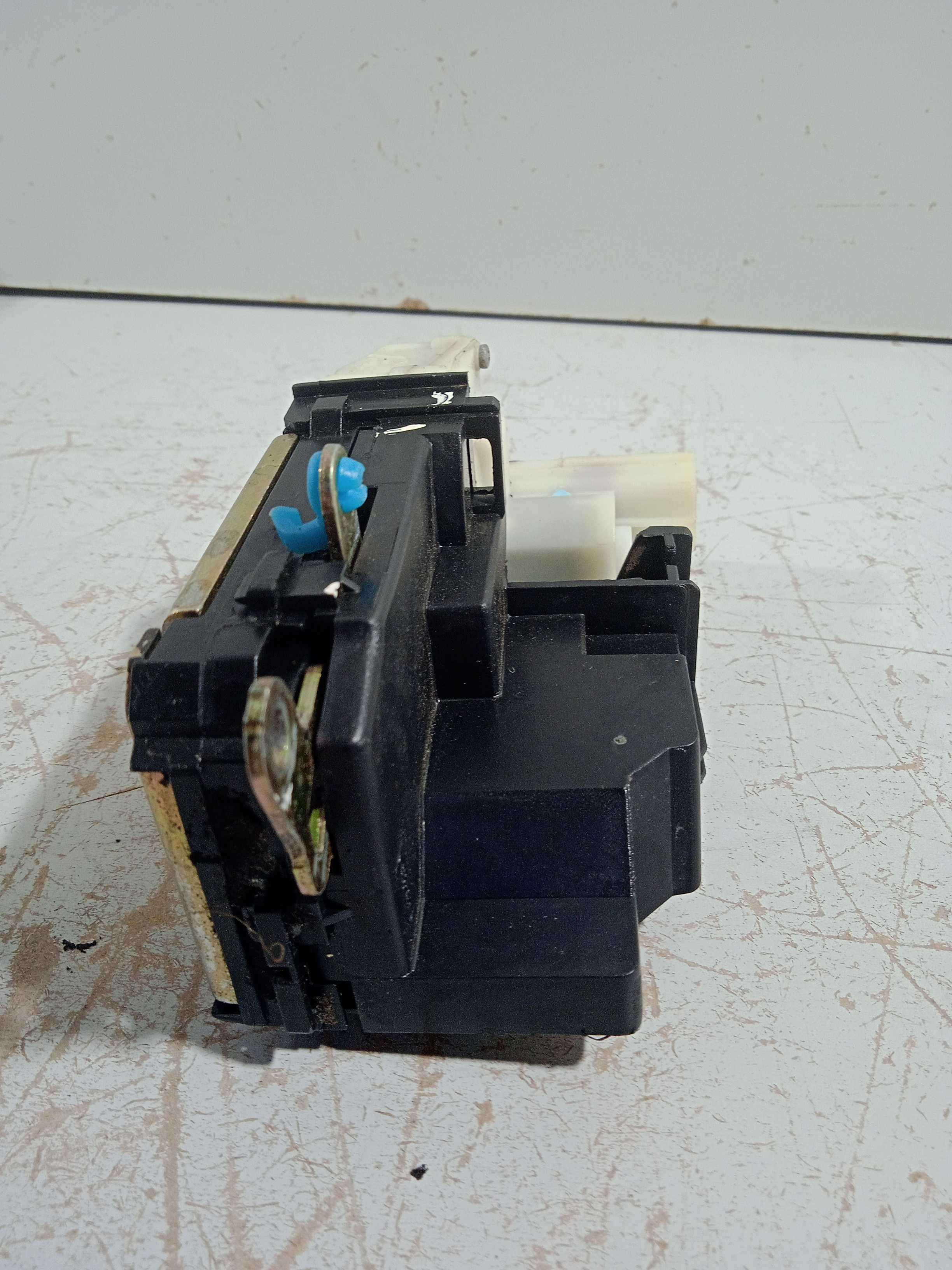 Fechadura Porta Dianteira L/e Ecosport Usado Original 3