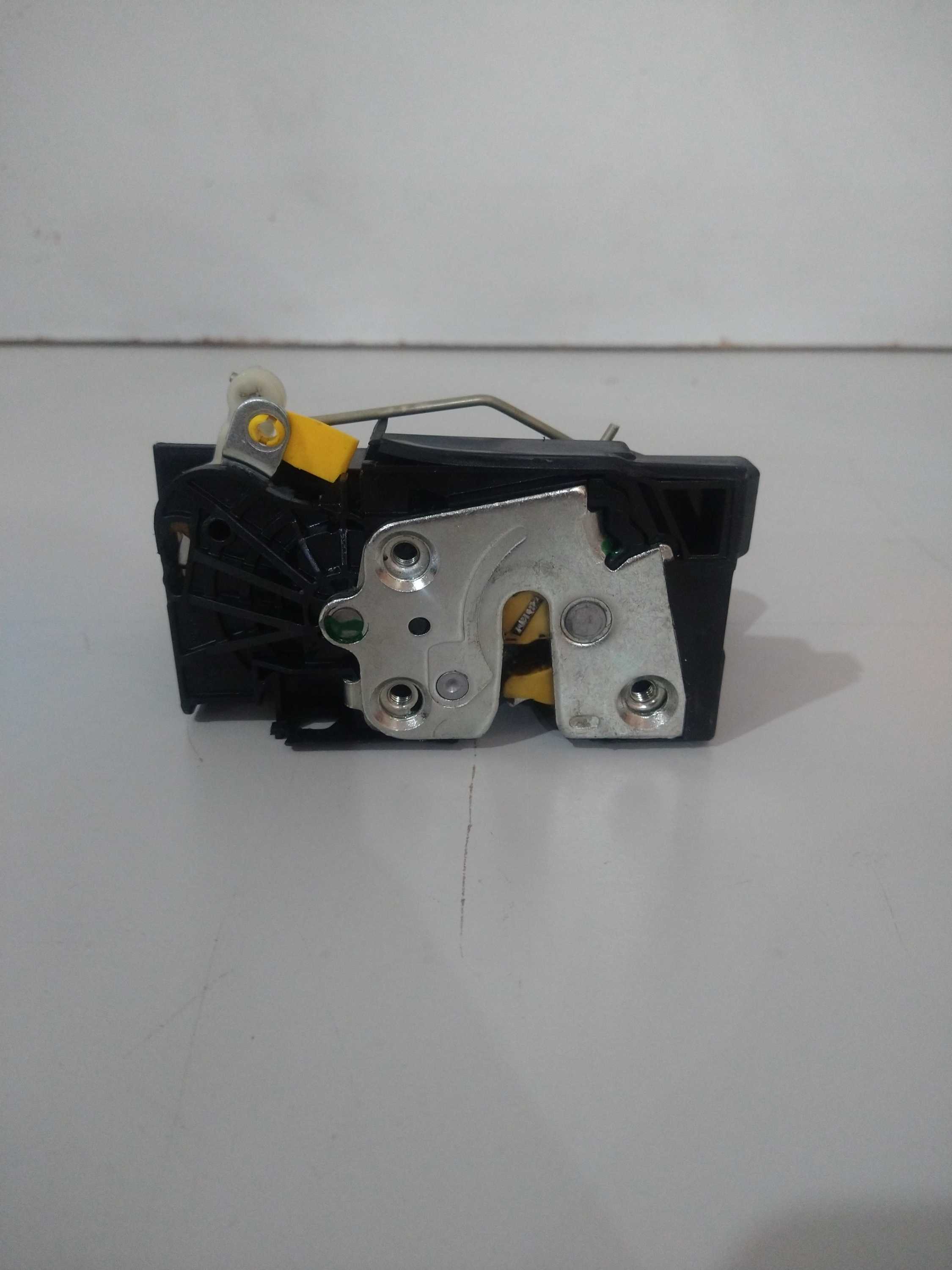 Fechadura Elétrica Dianteira L/e Sandero 2016 Usado Original 4