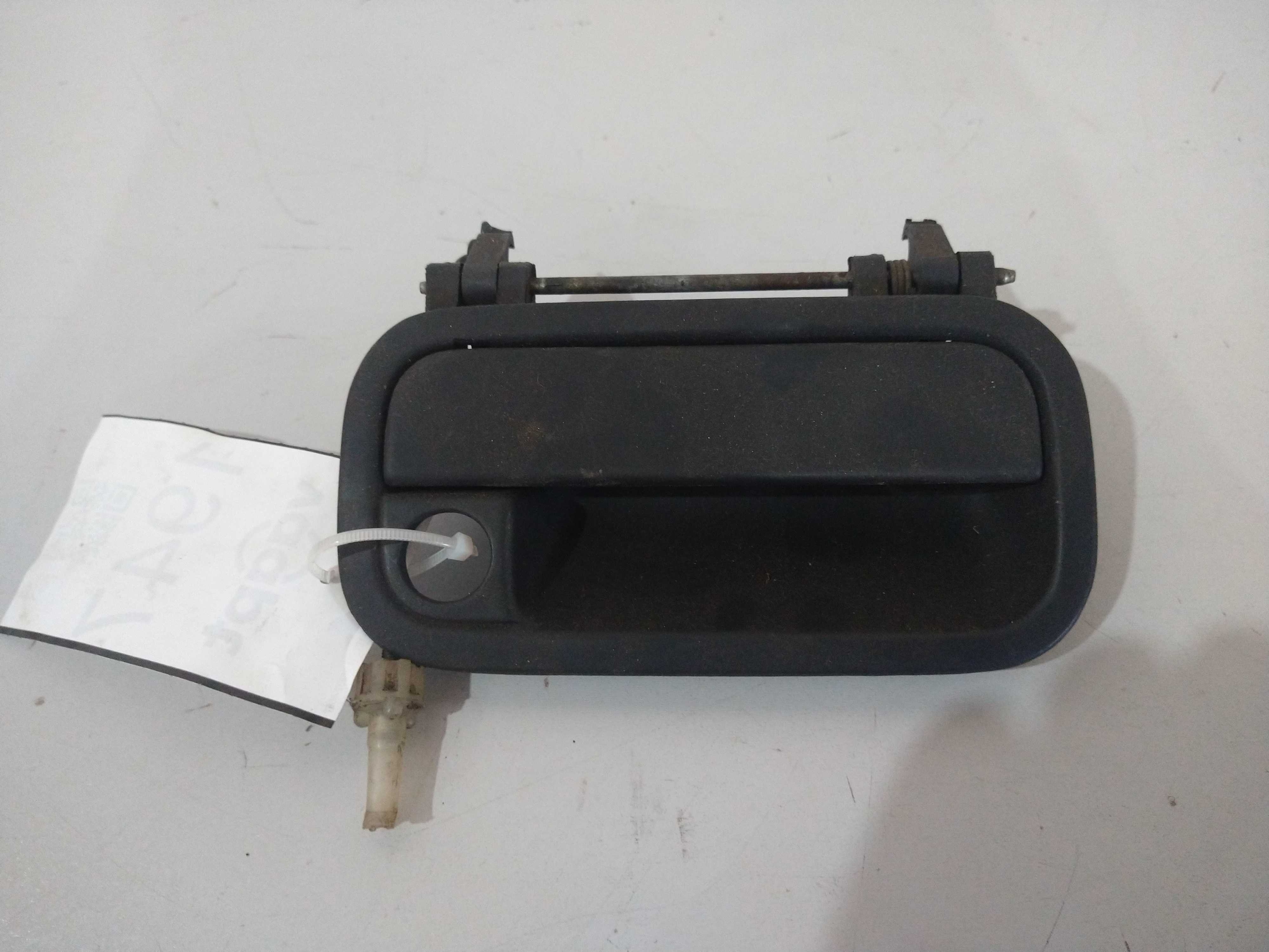Maçaneta externa lado direito Corsa Hatch usado 2
