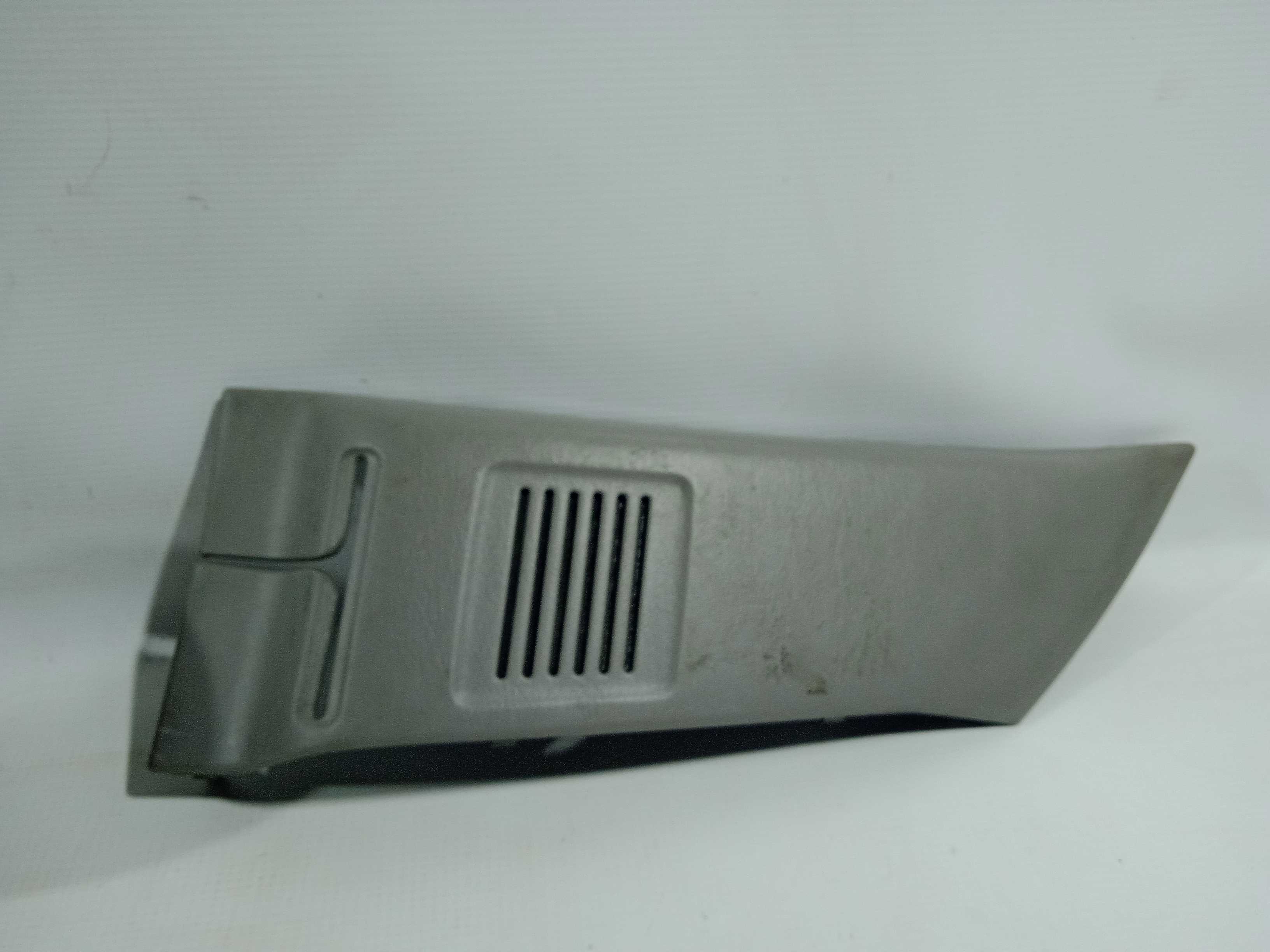 Acabamento Cinto Traseiro Esquerdo Toyota Corolla 98/02 2