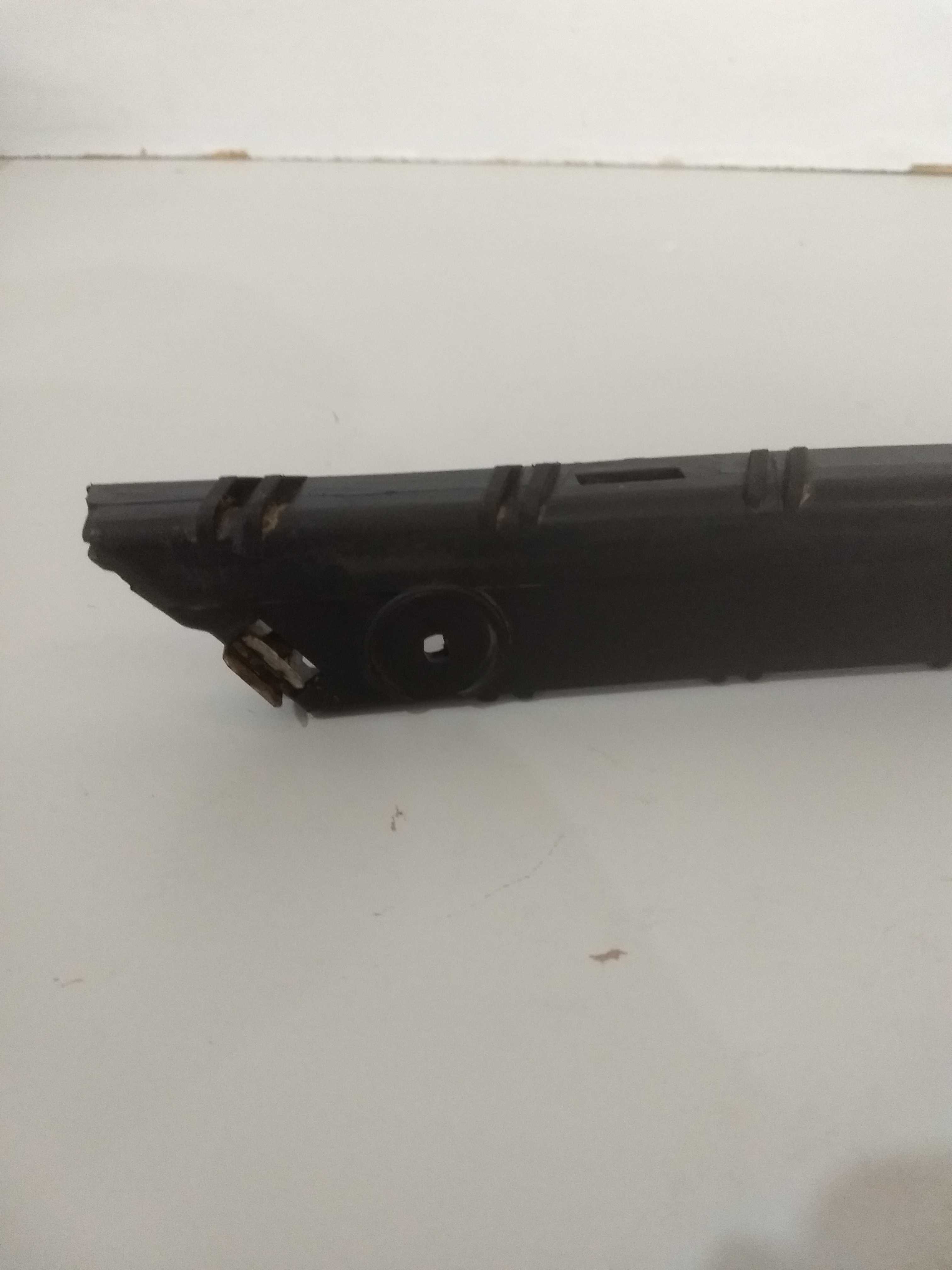 Suporte Guia Parachoque Traseiro L/d Zafira 2008 Usado Orig 2