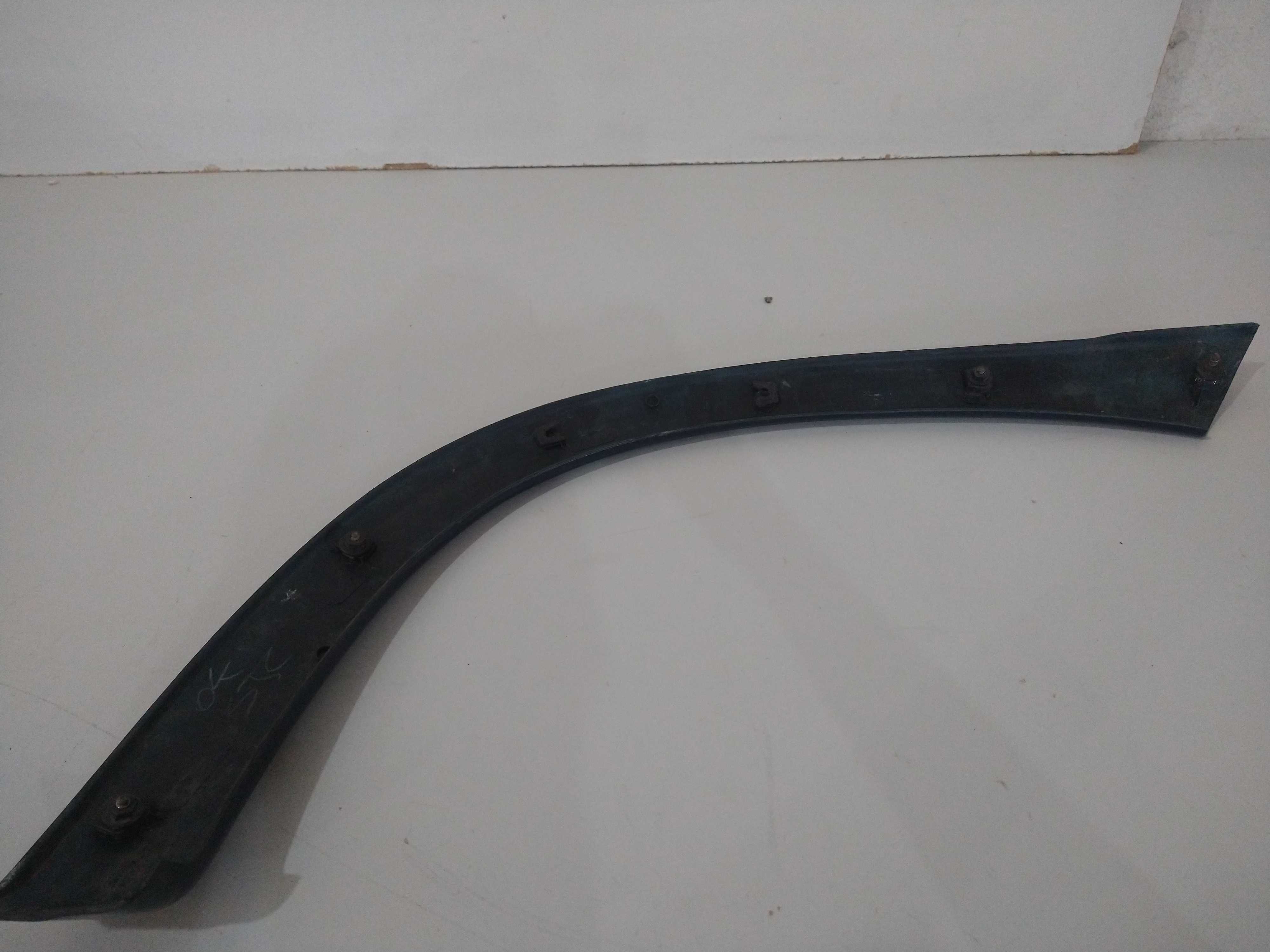 Moldura Acabamento Lateral L/d Corsa Sedan 98 Usado Original Azul 5