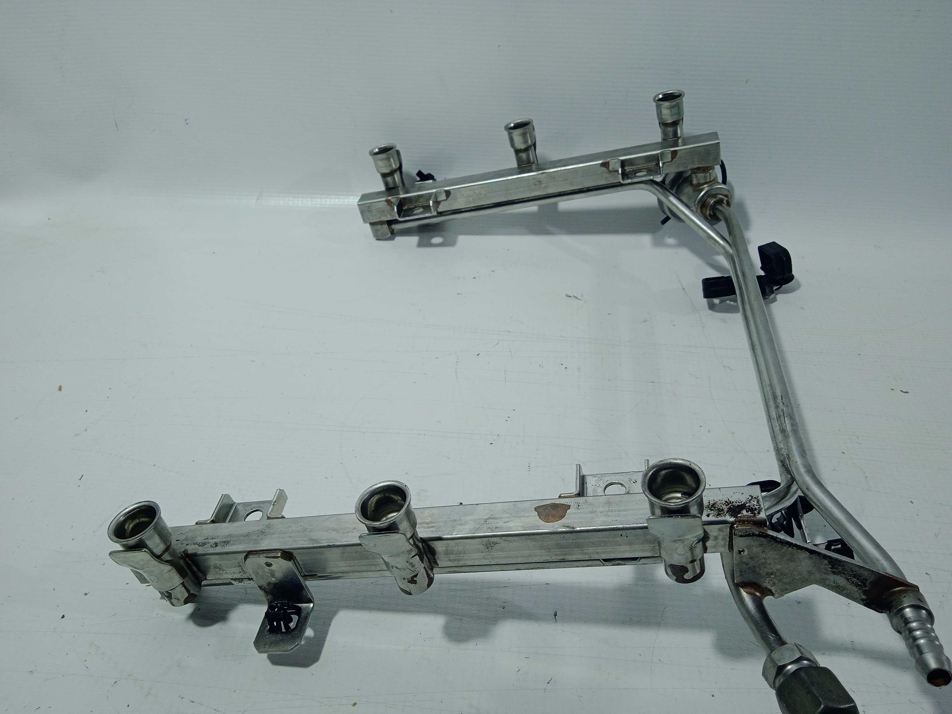Flauta Bico Injetor Audi A4 A6 A8 Passat 2.4 V6 1997/2002 2